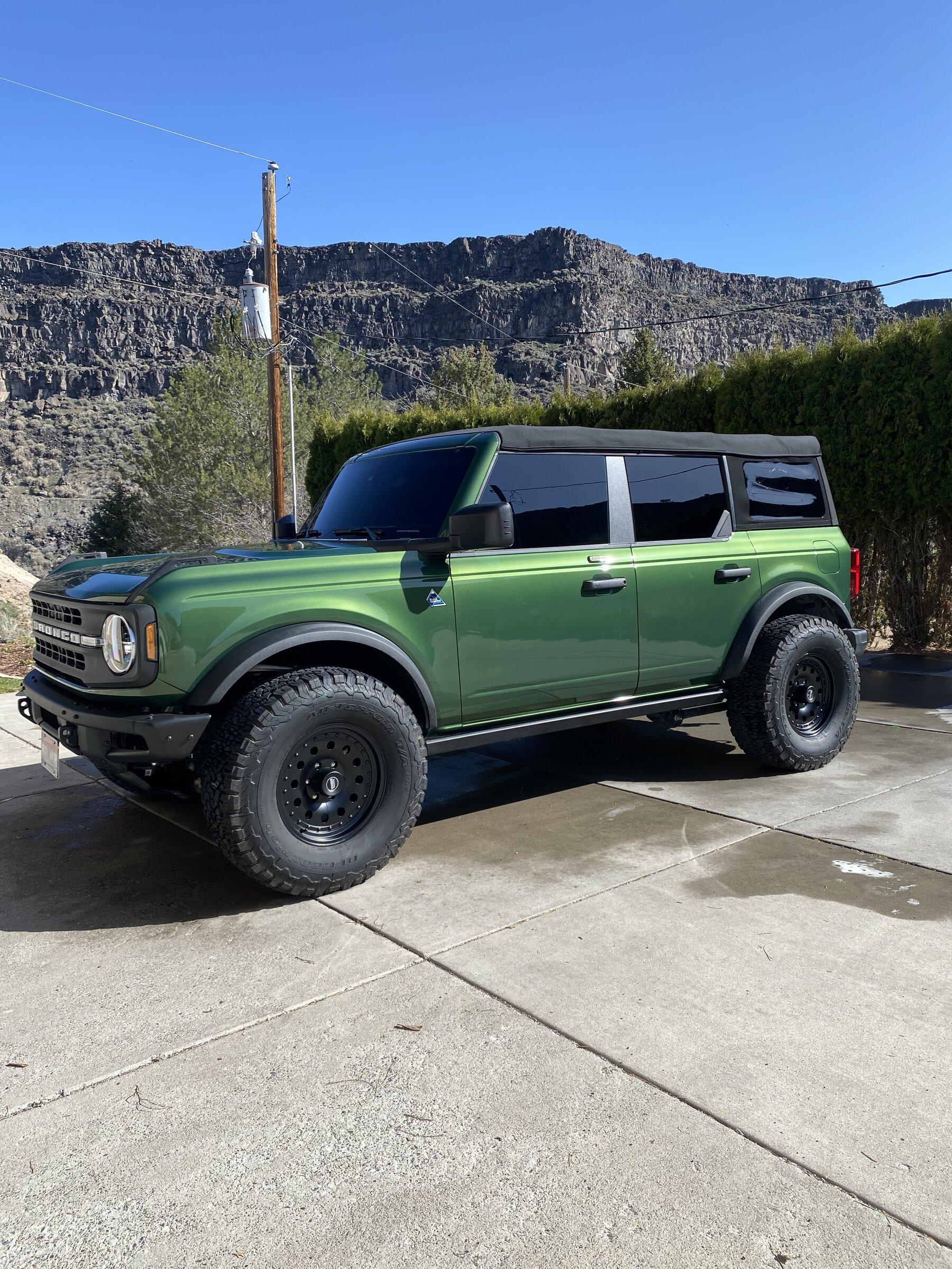 Ford Bronco ERUPTION GREEN Bronco Club 301D27EA-74AB-4F3D-B4DC-69F04A04D374