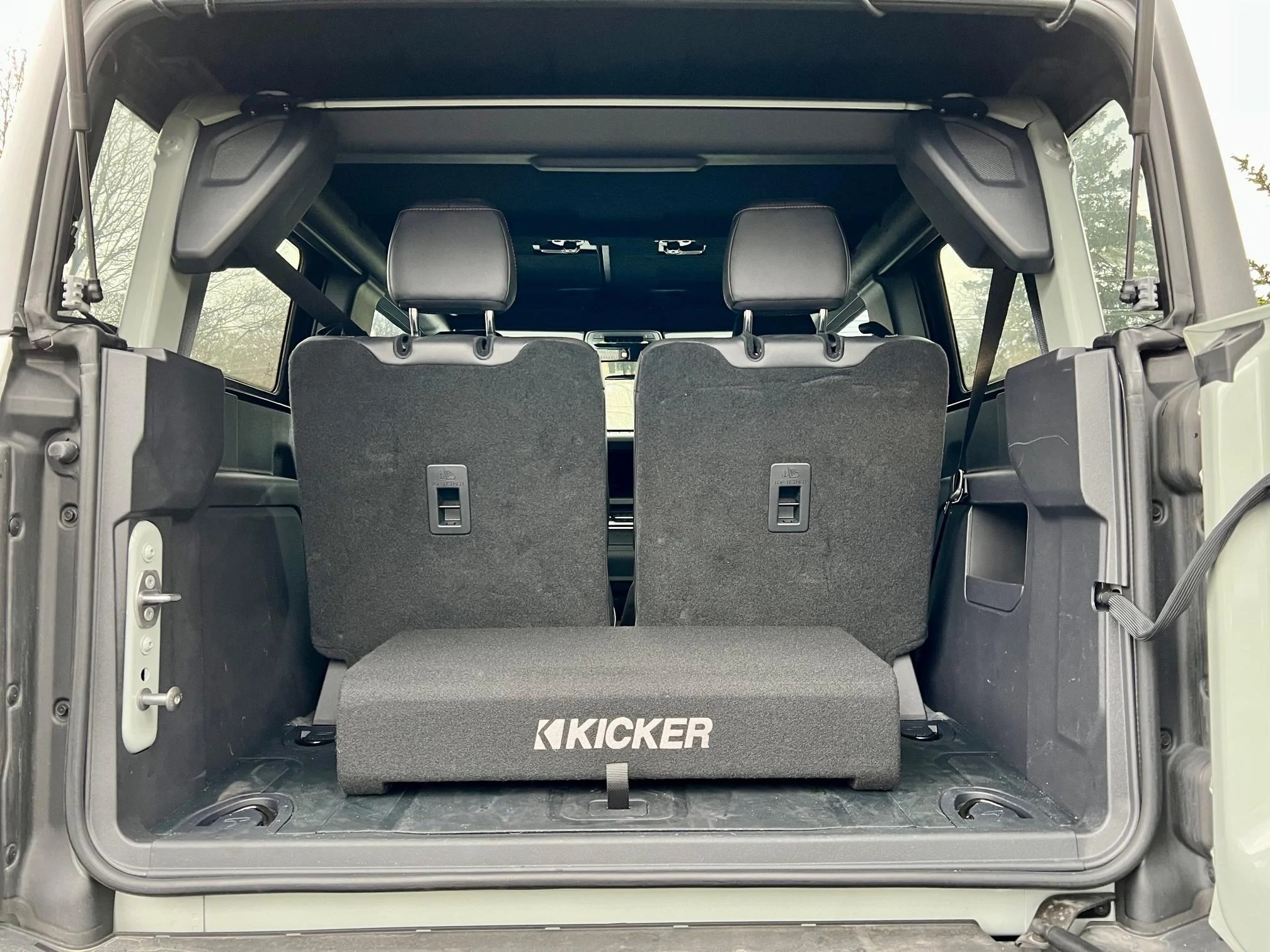 Ford Bronco Kicker Key Amp 200.4 Install DIY Video - Do this first! IMG_1400