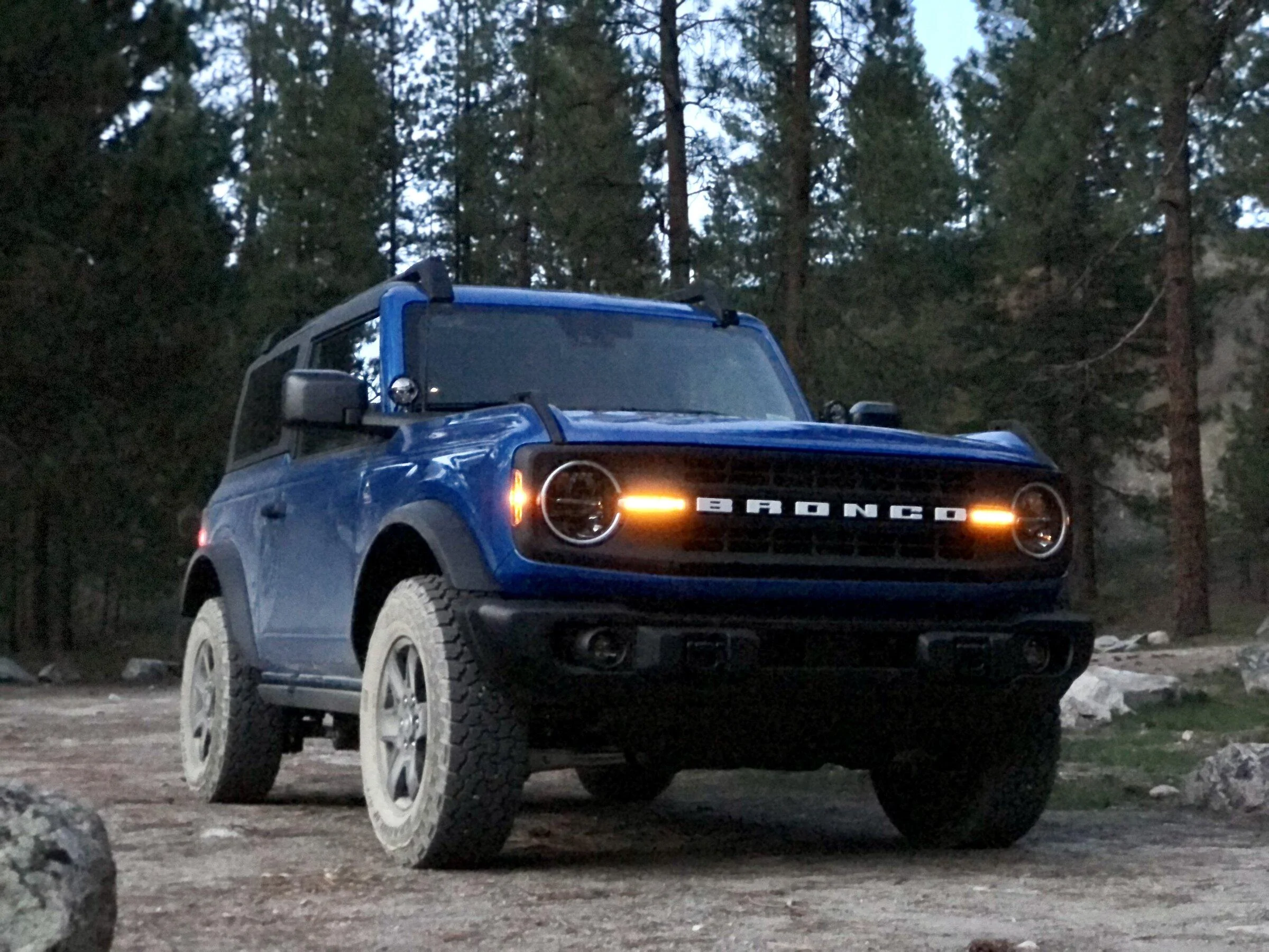 Ford Bronco VELOCITY BLUE Bronco Club 3C673E67-ADA4-4E5F-AB9E-DCC5DDFEB698