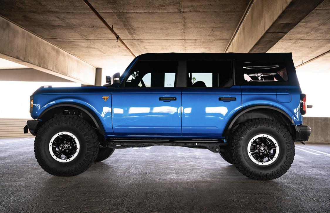 Ford Bronco DV8 Offroad | OE Plus Series Side Steps 79593B3F-EB82-4046-8AF4-9682AB98ADB6