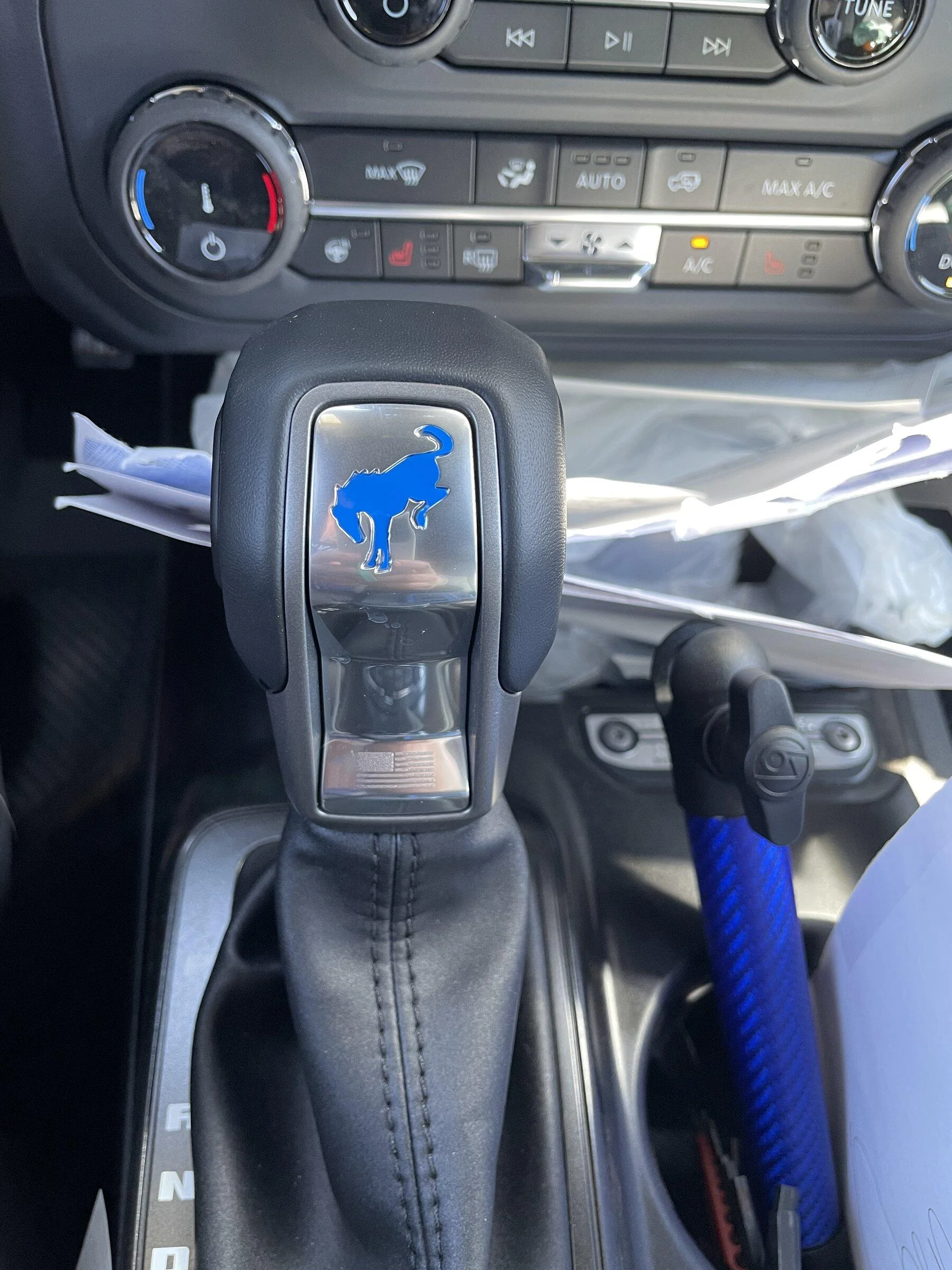 Ford Bronco VELOCITY BLUE Bronco Club 9BFC4BB4-0AA4-4DE5-9A62-86954BC8CB27