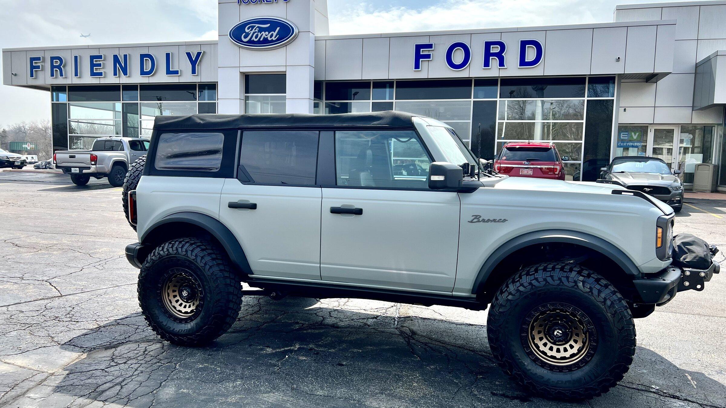 Ford Bronco CACTUS GRAY Bronco Club D5A94FFD-60F9-4499-9738-478986FB3802