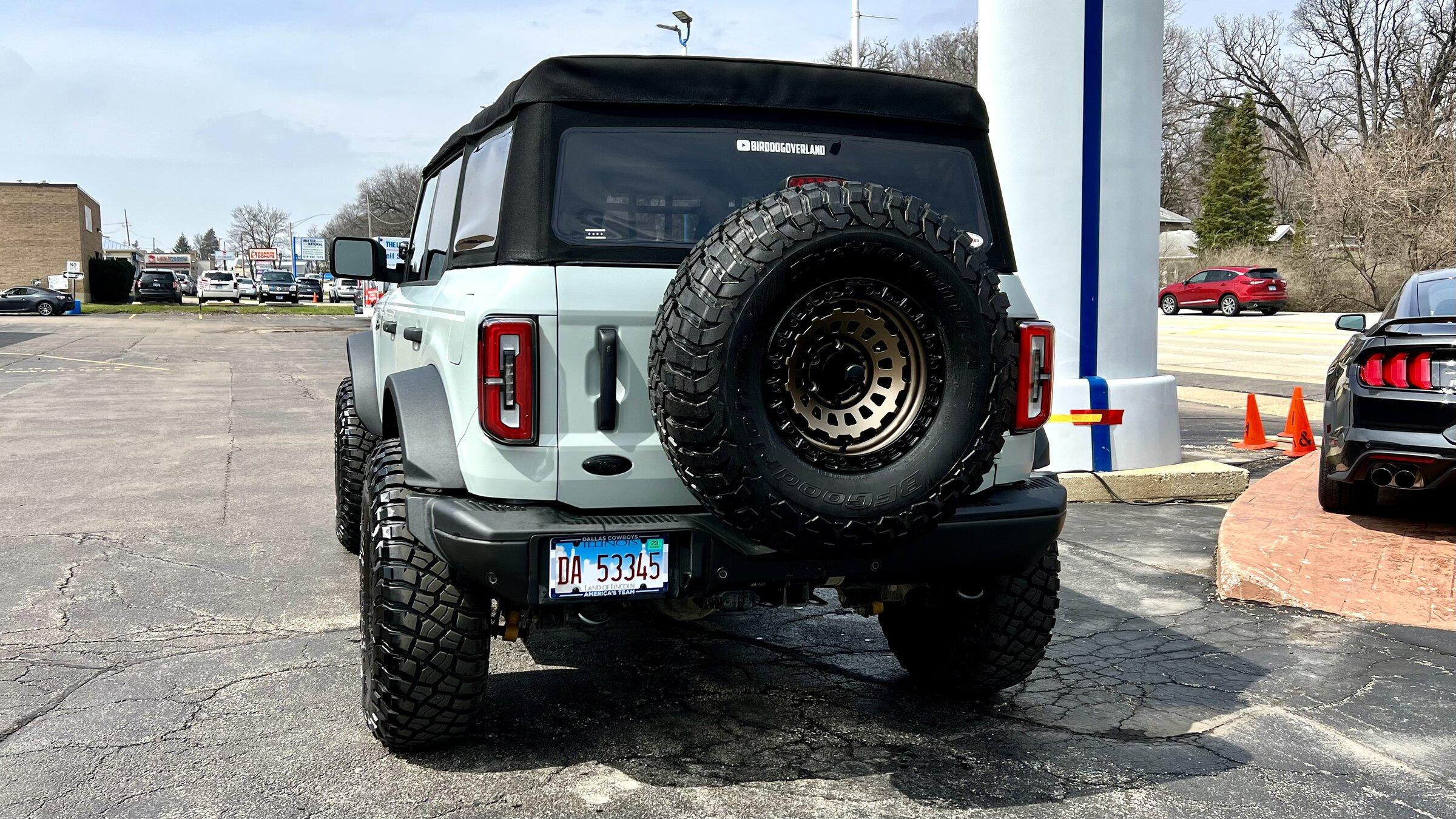 Ford Bronco CACTUS GRAY Bronco Club 4C0A601D-42E2-448E-BF09-890BE3ED23D2