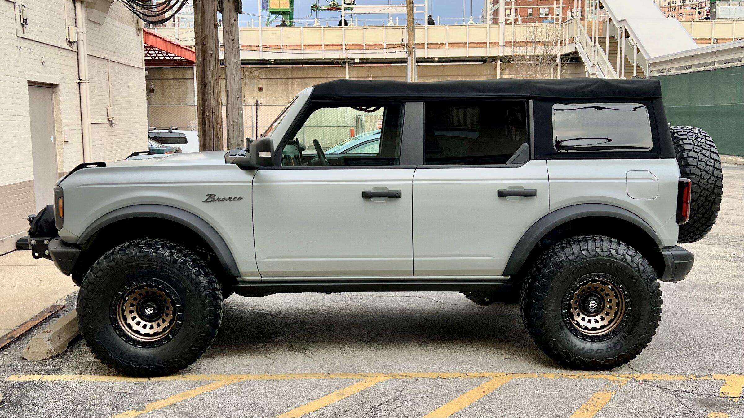 Ford Bronco CACTUS GRAY Bronco Club D96A035D-7053-4192-8F0E-E2CAF65A3D0A