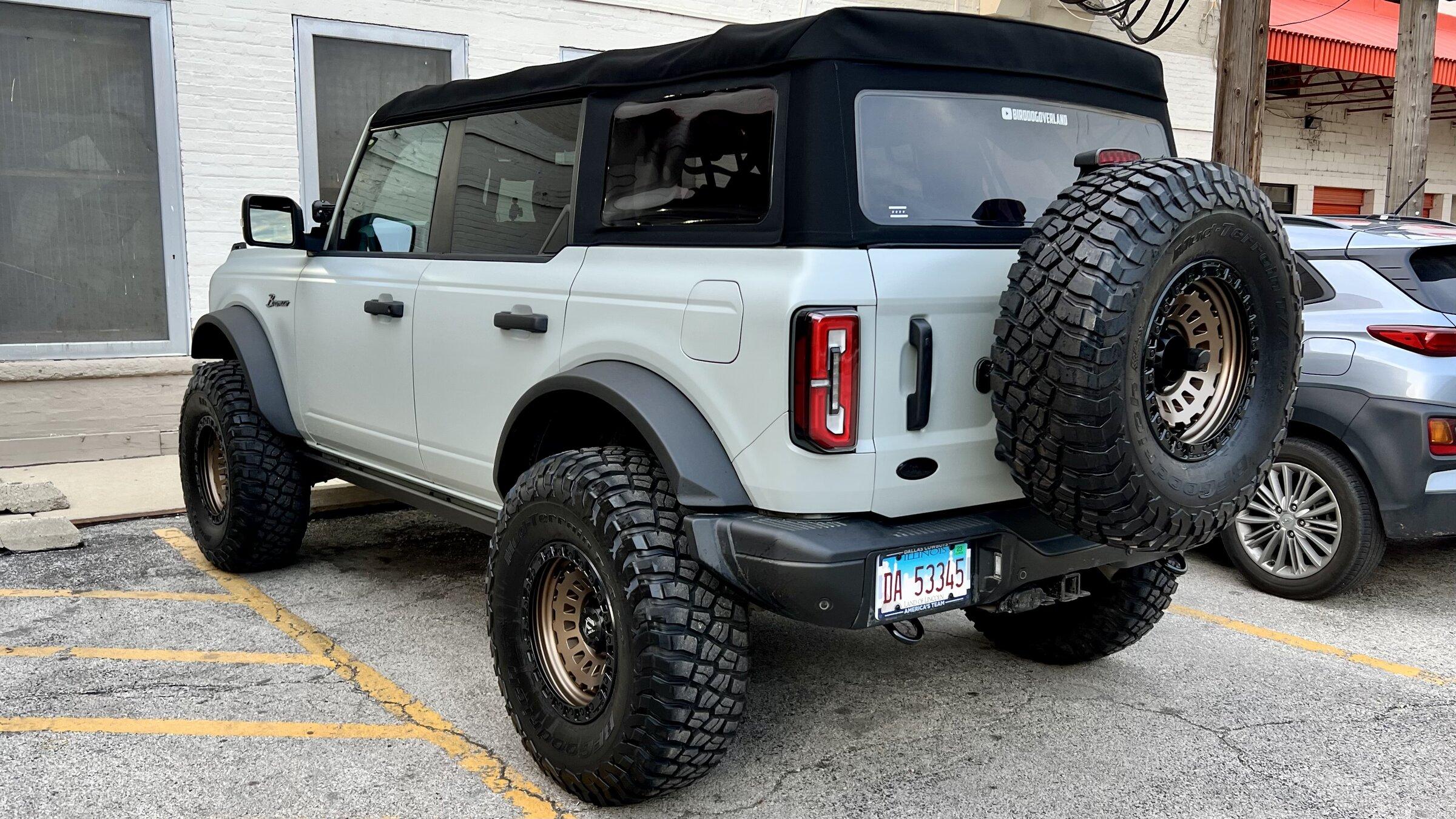 Ford Bronco CACTUS GRAY Bronco Club FC3F2F30-D2A6-4D6D-9403-04278373E130