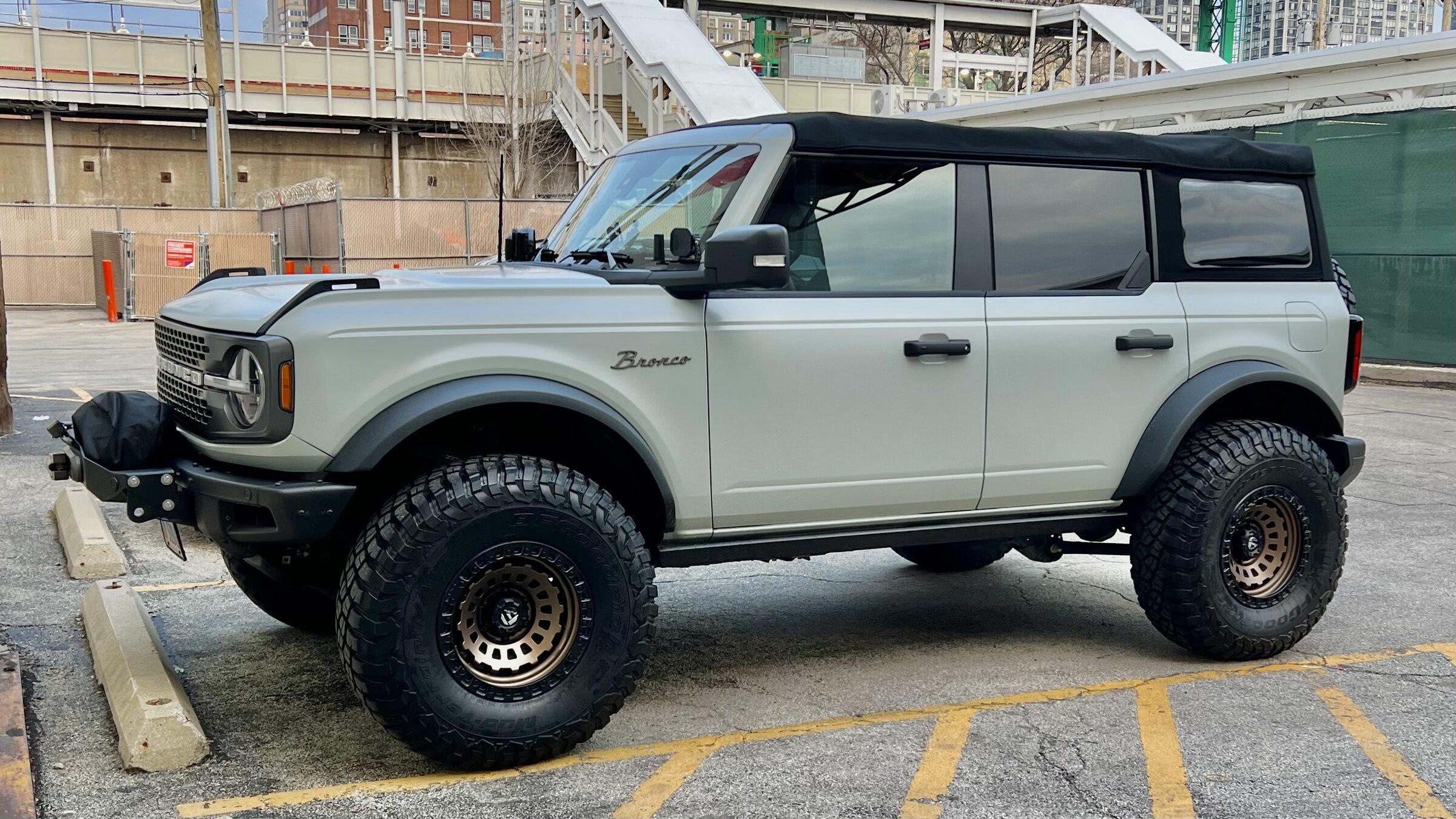 Ford Bronco CACTUS GRAY Bronco Club BD3F9700-05CD-49C9-B8C5-E2EFCC9D11DA
