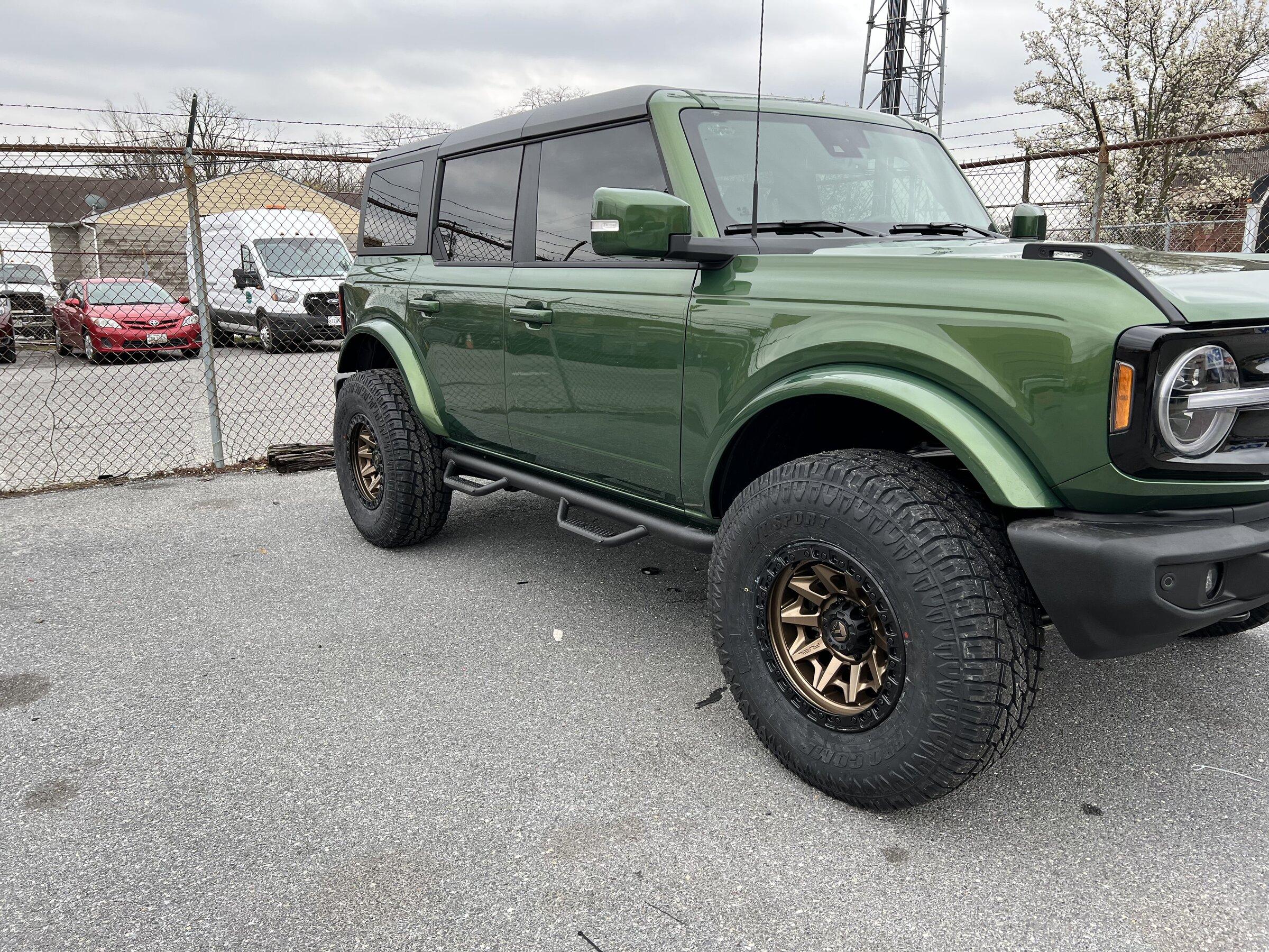 Ford Bronco ERUPTION GREEN Bronco Club 2C8FB7EB-50C2-4DDD-8281-79F7139C38C9
