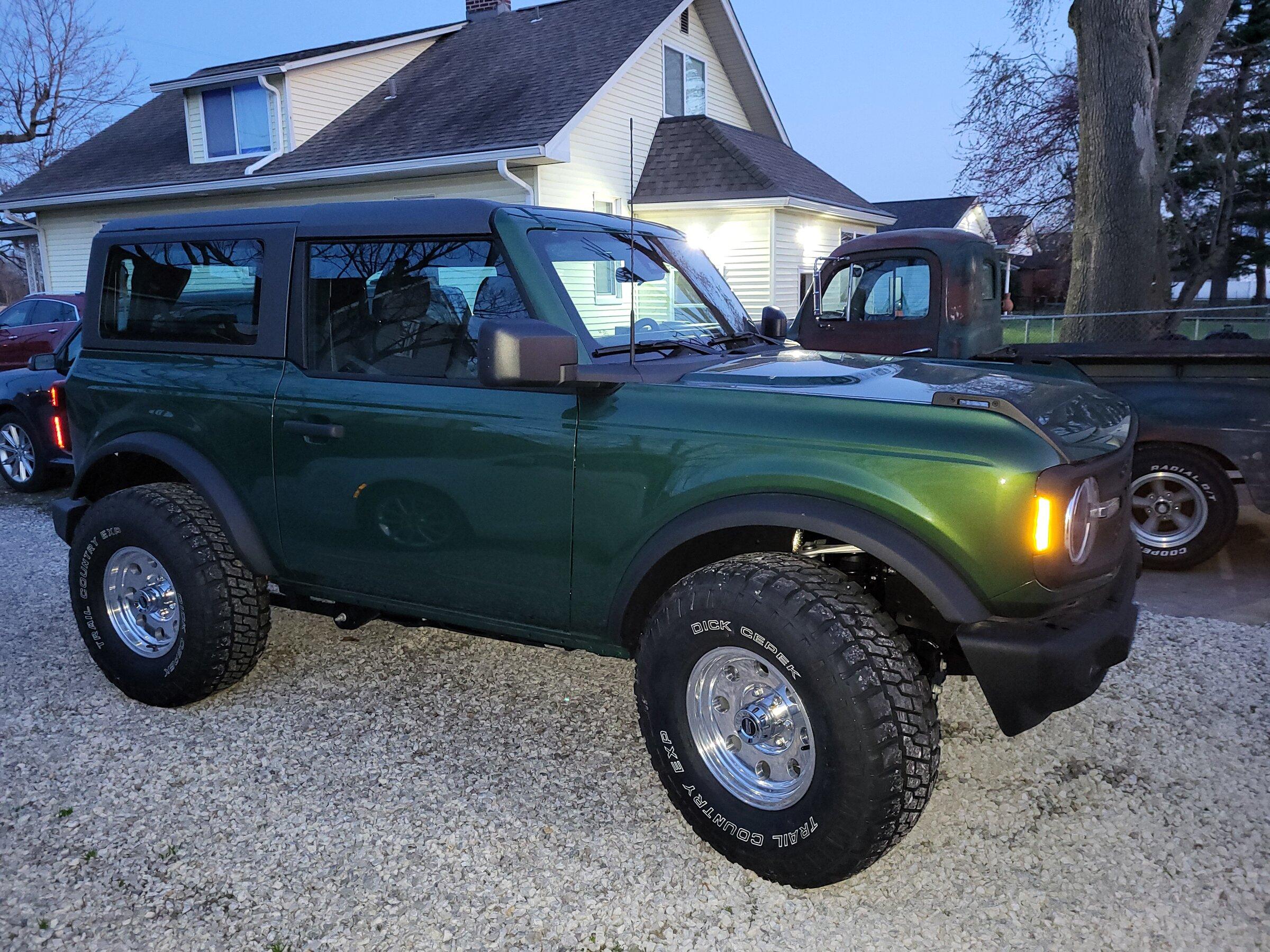 Ford Bronco ERUPTION GREEN Bronco Club 20220405_194600