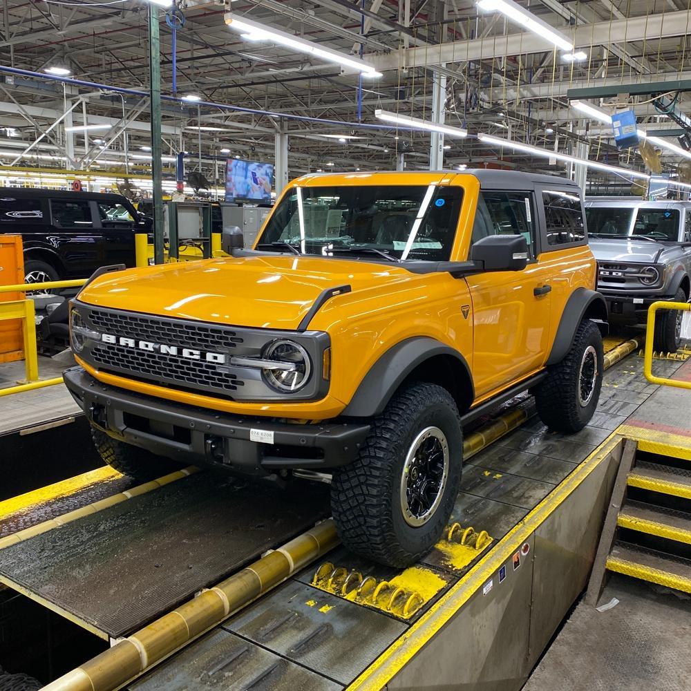 Ford Bronco Looking for help- body damage from factory IMG_6968.JPG