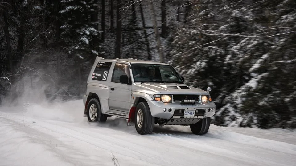 Ford Bronco New Land Rover Defender ad SnowZoom