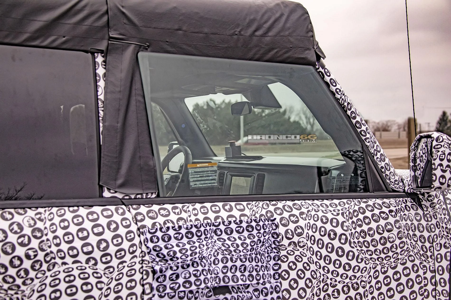 Ford Bronco 2021 Bronco Interior Spied Undisguised!! 2021-Bronco-Interior-Bronco.int10.KGP