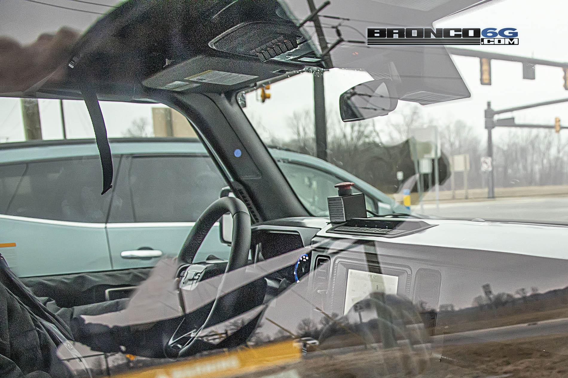 2021-Bronco-Interior-Bronco.int09.KGP.jpg