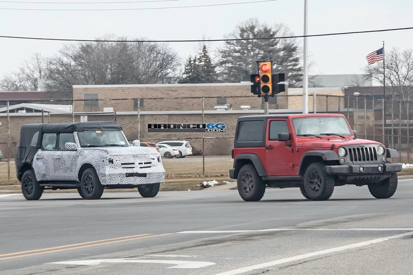 2021-Bronco-JK-Jeep-Wrangler-Comparison-Spy-Pics-1.jpg
