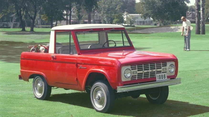 Ford Bronco Half Cab Pick-Up Bronco Build! 🪚 1484050524609