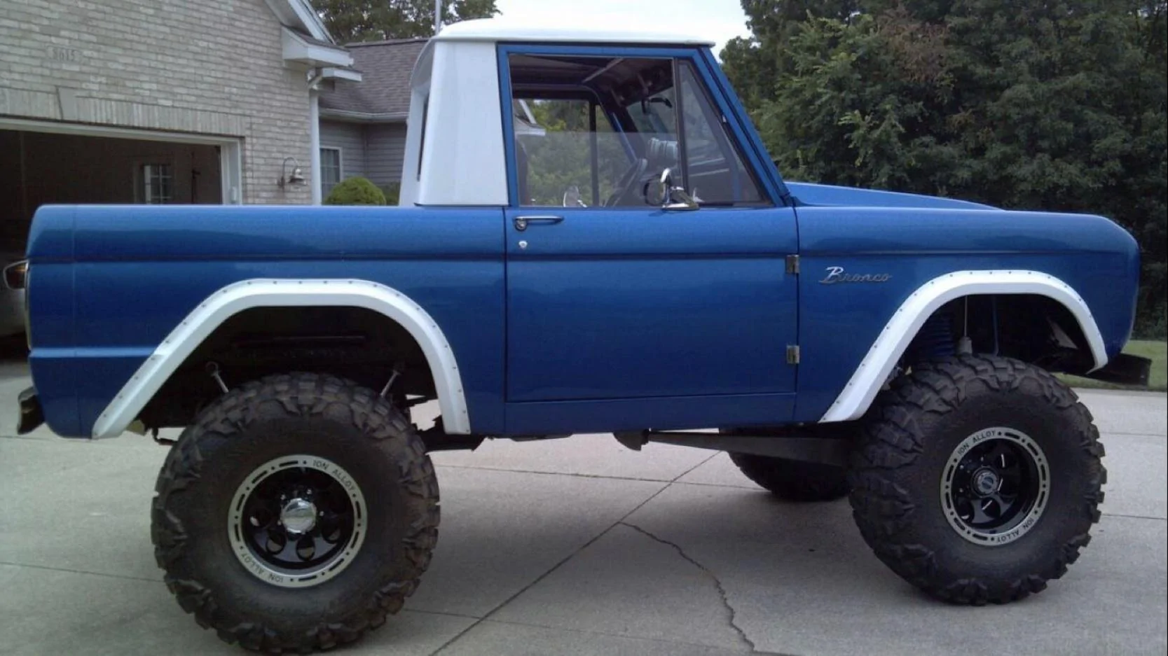 Ford Bronco Half Cab Pick-Up Bronco Build! 🪚 AB7E4424-8116-4018-8C2C-A24D8088E8B9