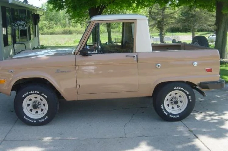 Ford Bronco Half Cab Pick-Up Bronco Build! 🪚 DEAD2EFB-C1C1-4DBC-A9CE-79867B43140D