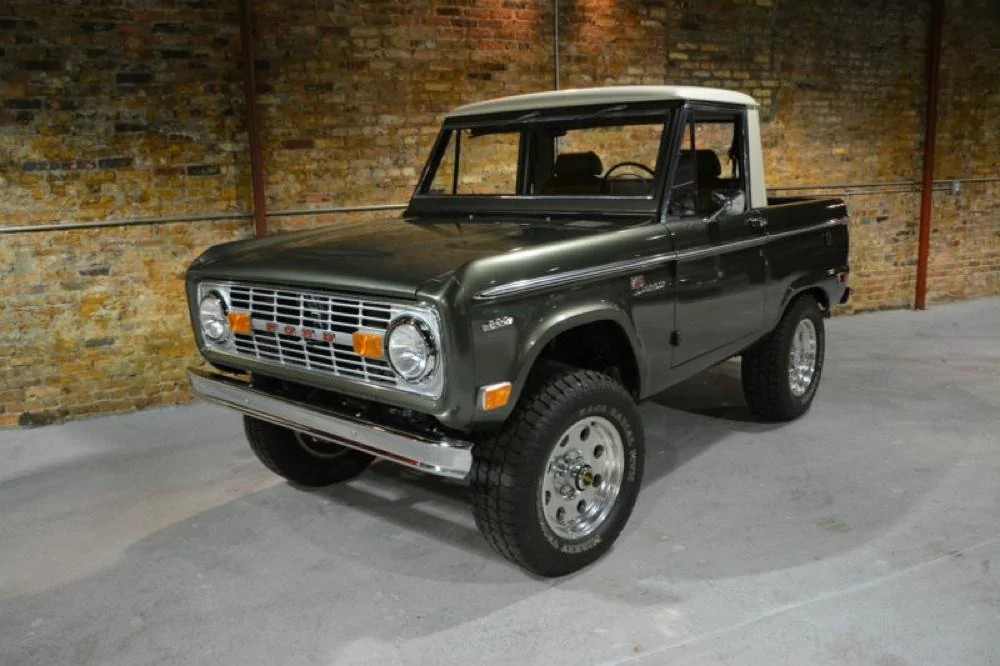 Ford Bronco Half Cab Pick-Up Bronco Build! 🪚 212E68F5-9D69-421F-B87A-12B1177A9EB3