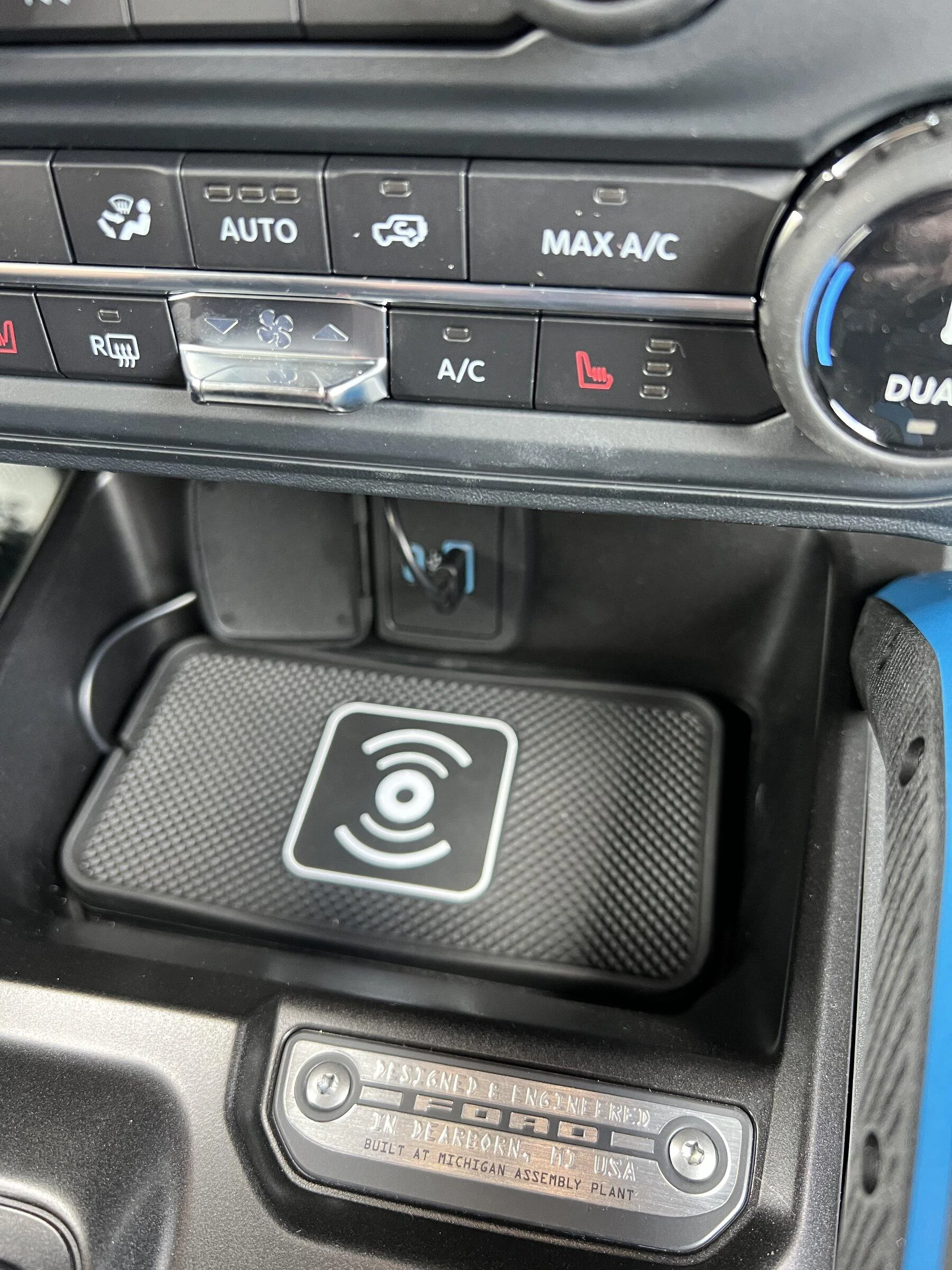 Ford Bronco Wireless charging pad idea 6D52A6EA-CA08-4671-9414-FEE36A386583