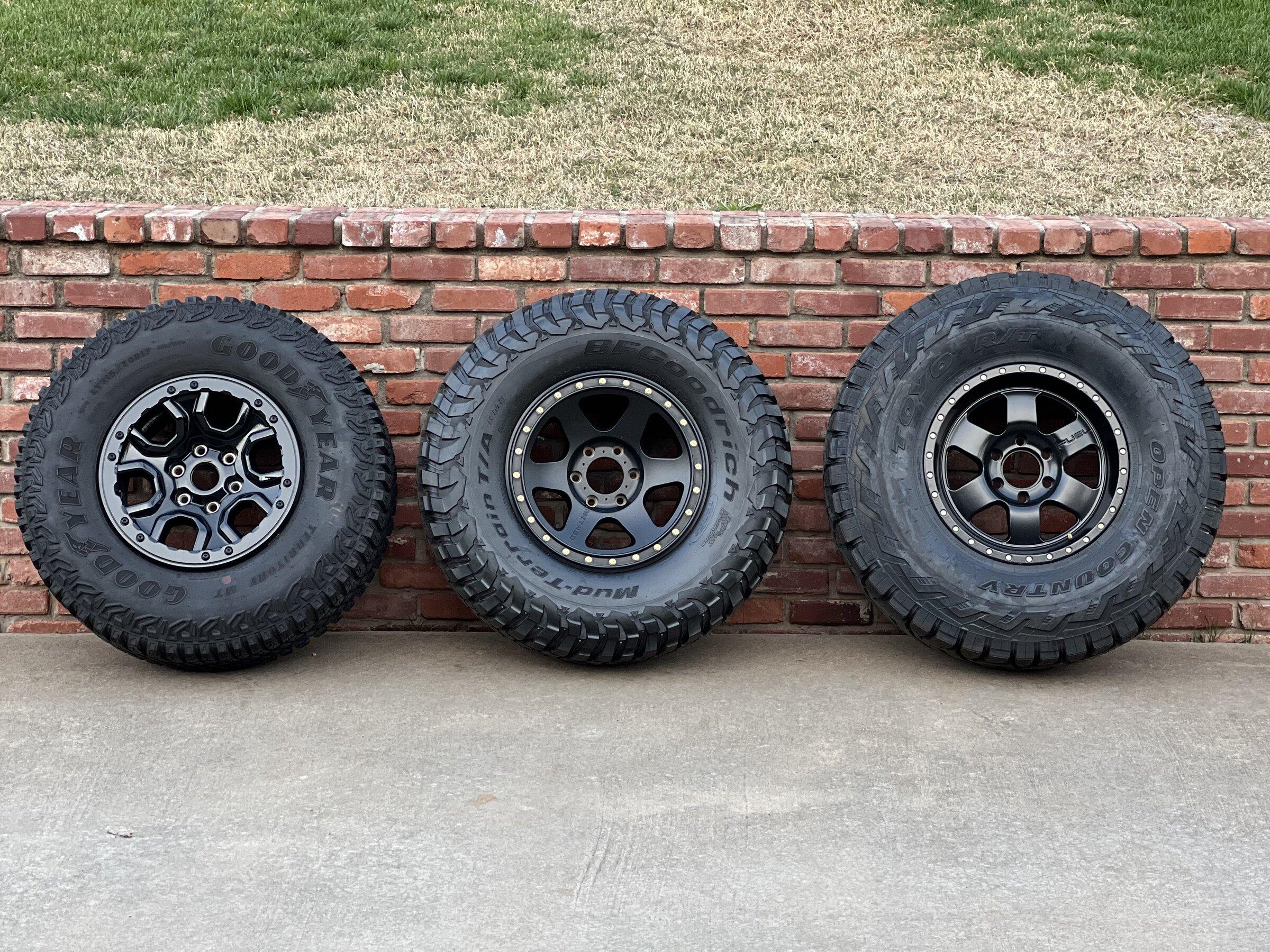 Ford Bronco Bronco Spare Tire / Wheel Comparison 21E23B57-1BE5-4112-8E9A-CE046C24F1A4