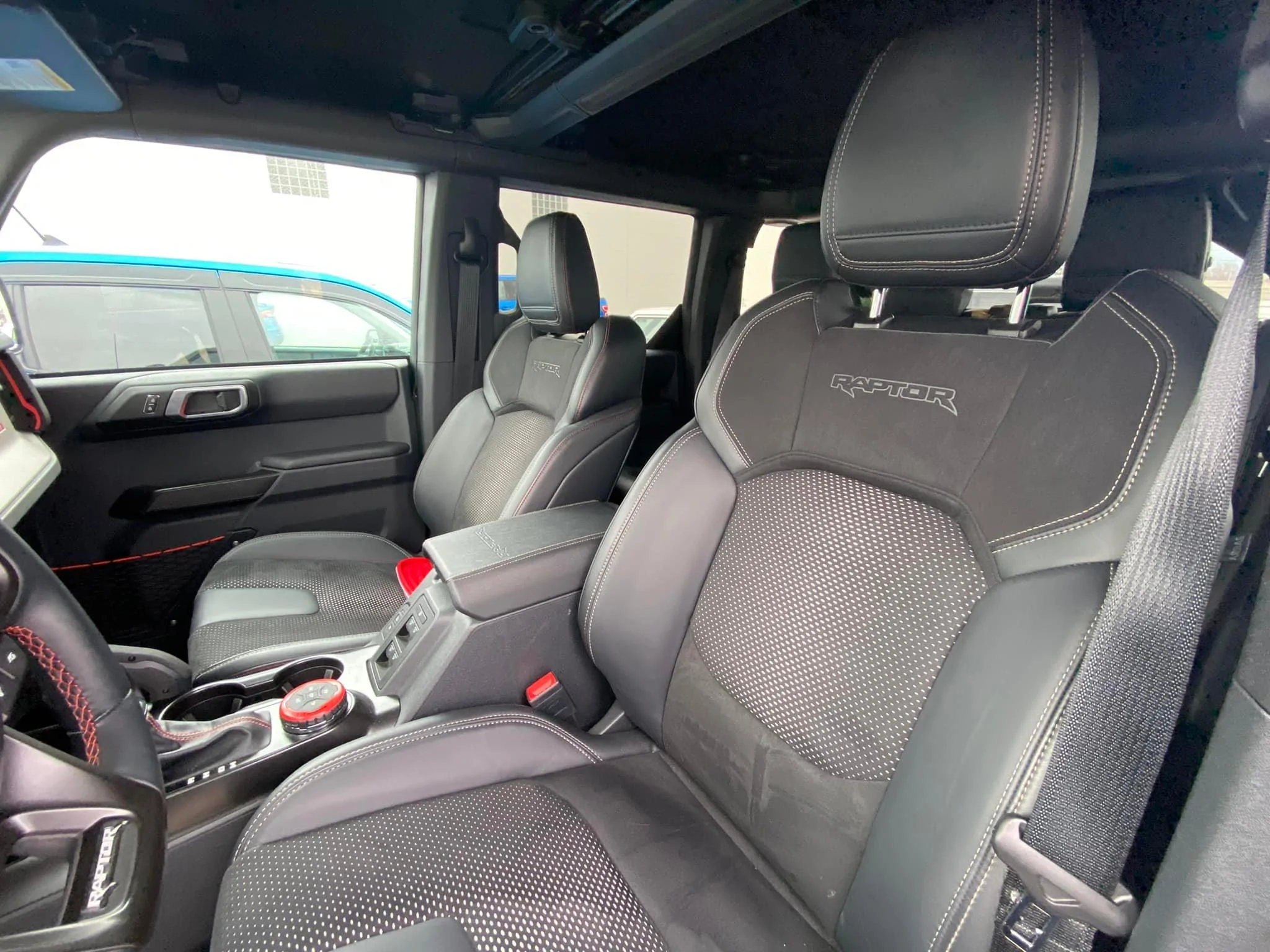 Ford Bronco Closeups of Eruption Green Bronco Raptor [updated w/ interior, suspension, engine underhood pics]) ronco-raptor-eruption-green-interior-engine-14-jpg