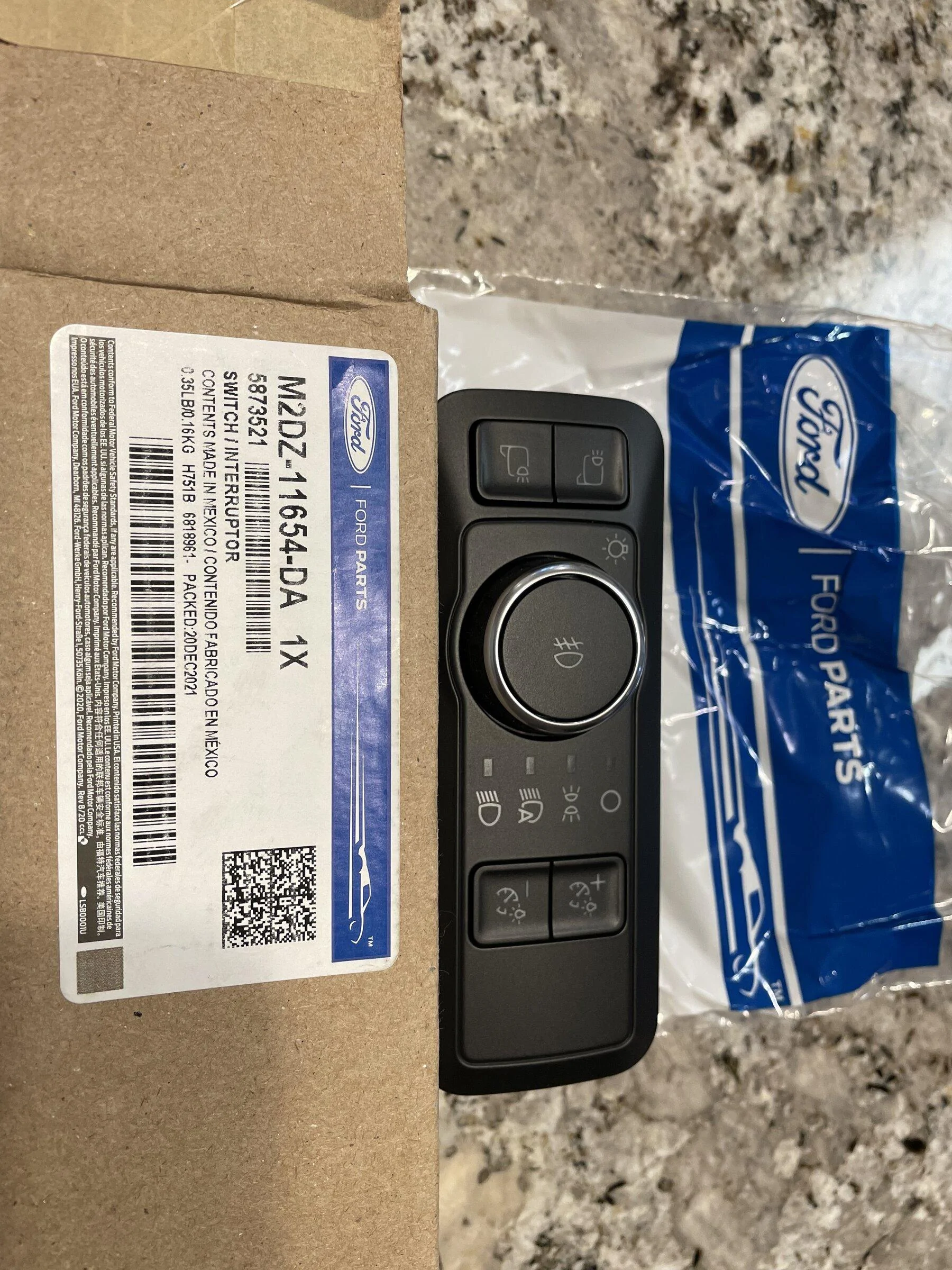 Ford Bronco Factory Fog Light Switch 0F8B7122-7855-488C-A33B-EBD4C3B5314D