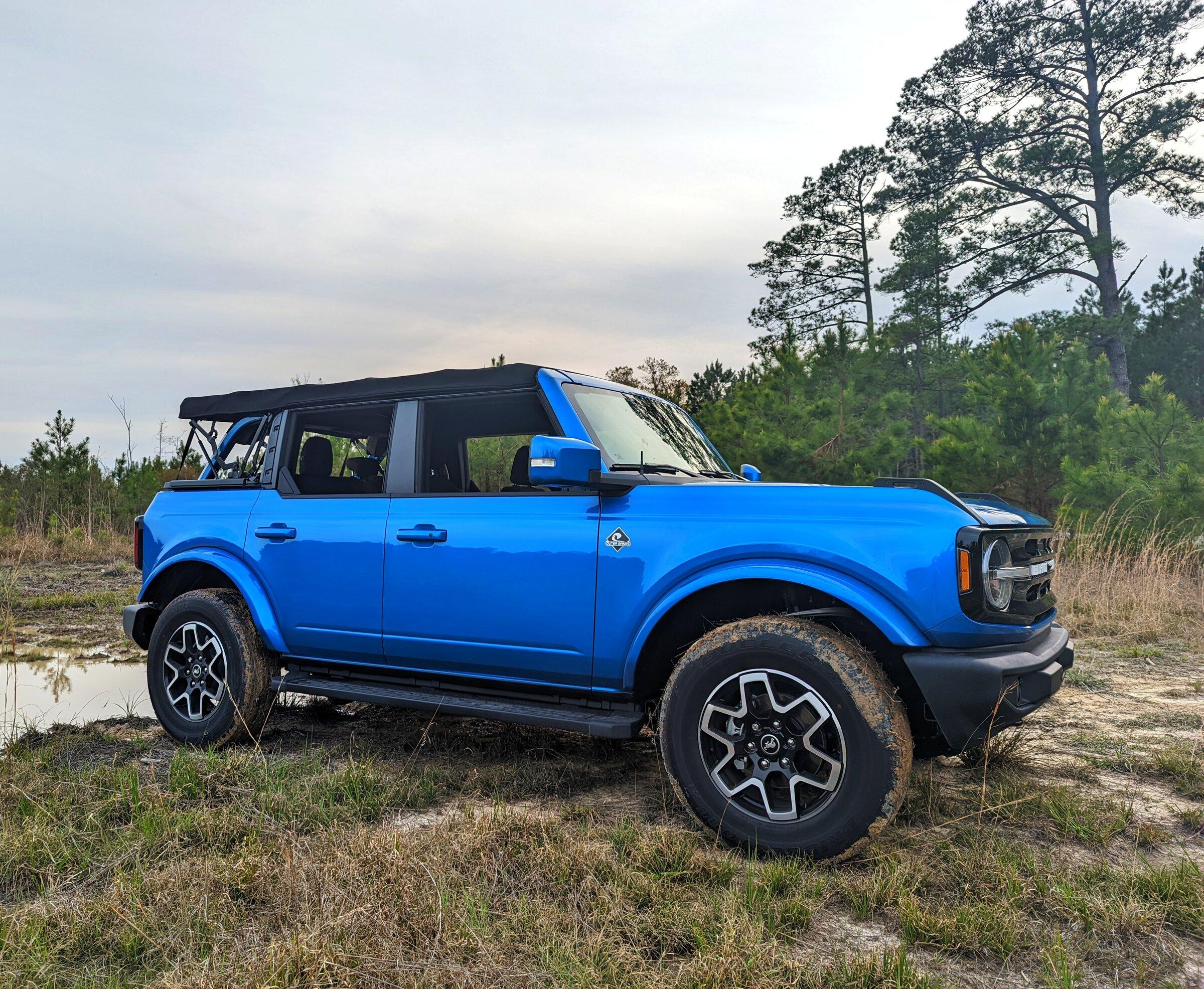 Ford Bronco VELOCITY BLUE Bronco Club PXL_20220411_224857767-01