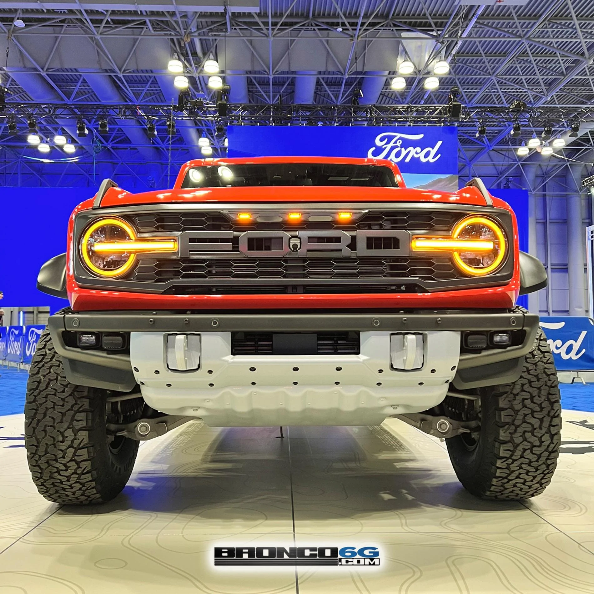 Ford Bronco 2022 Bronco Raptor (Code Orange) @ 2022 NY Auto Show IMG_1792