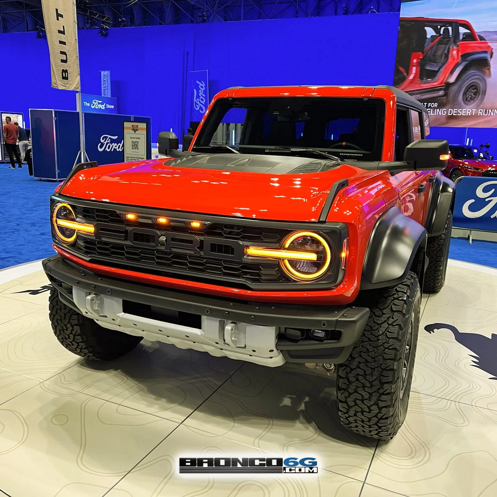 Ford Bronco 2022 Bronco Raptor (Code Orange) @ 2022 NY Auto Show IMG_1793