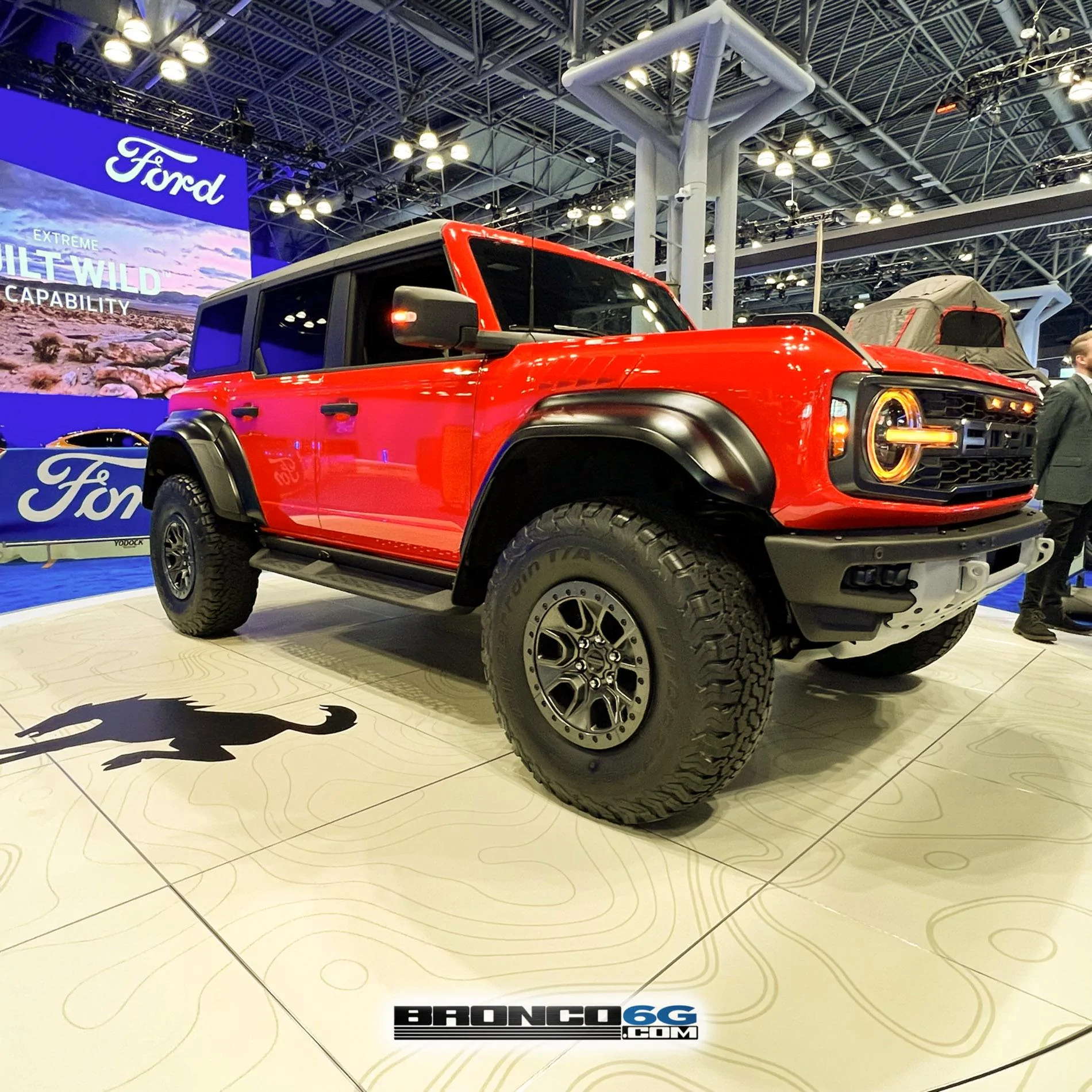 Ford Bronco 2022 Bronco Raptor (Code Orange) @ 2022 NY Auto Show IMG_1794