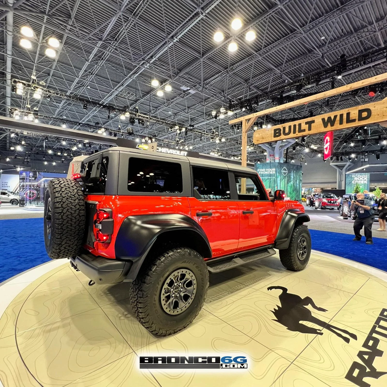 Ford Bronco 2022 Bronco Raptor (Code Orange) @ 2022 NY Auto Show IMG_1803