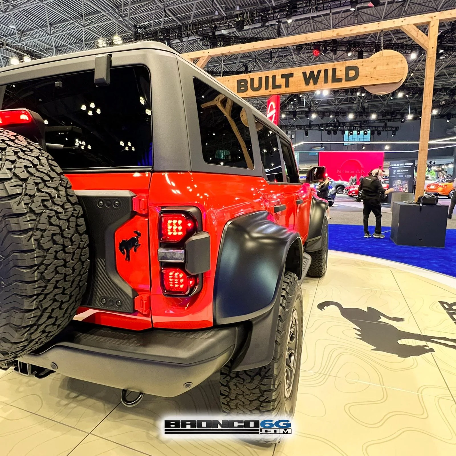 Ford Bronco 2022 Bronco Raptor (Code Orange) @ 2022 NY Auto Show IMG_1805