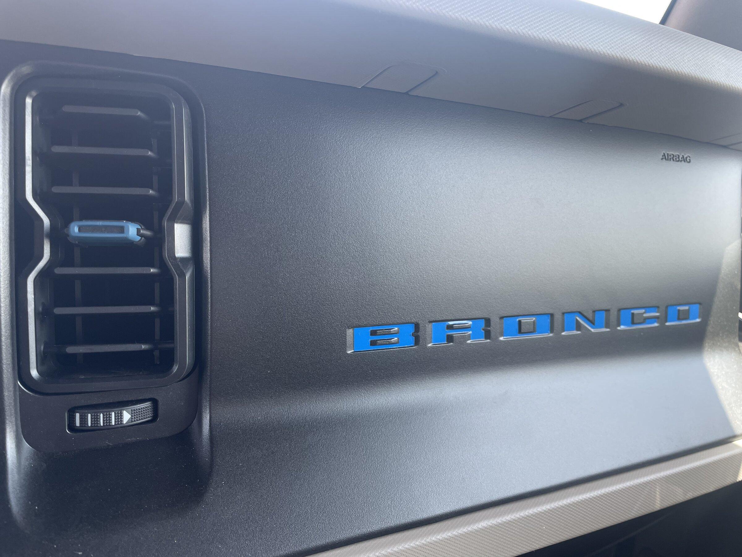 Ford Bronco VELOCITY BLUE Bronco Club E98E23EB-DB2A-4DE9-B7EB-A5B859591023