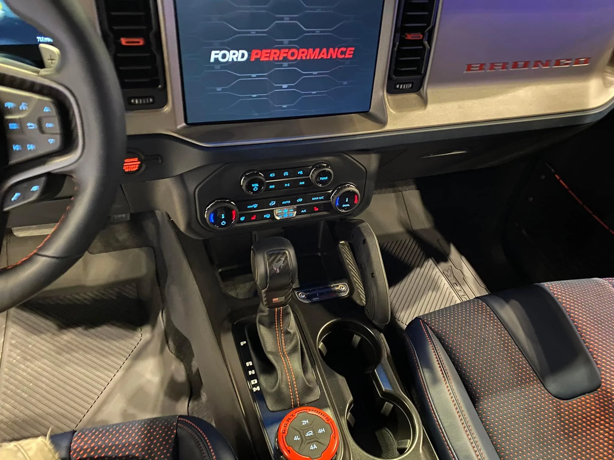 Ford Bronco 2022 Bronco Raptor (Code Orange) @ 2022 NY Auto Show 8503193_10106814028085498_436026356570550248_n-jpg