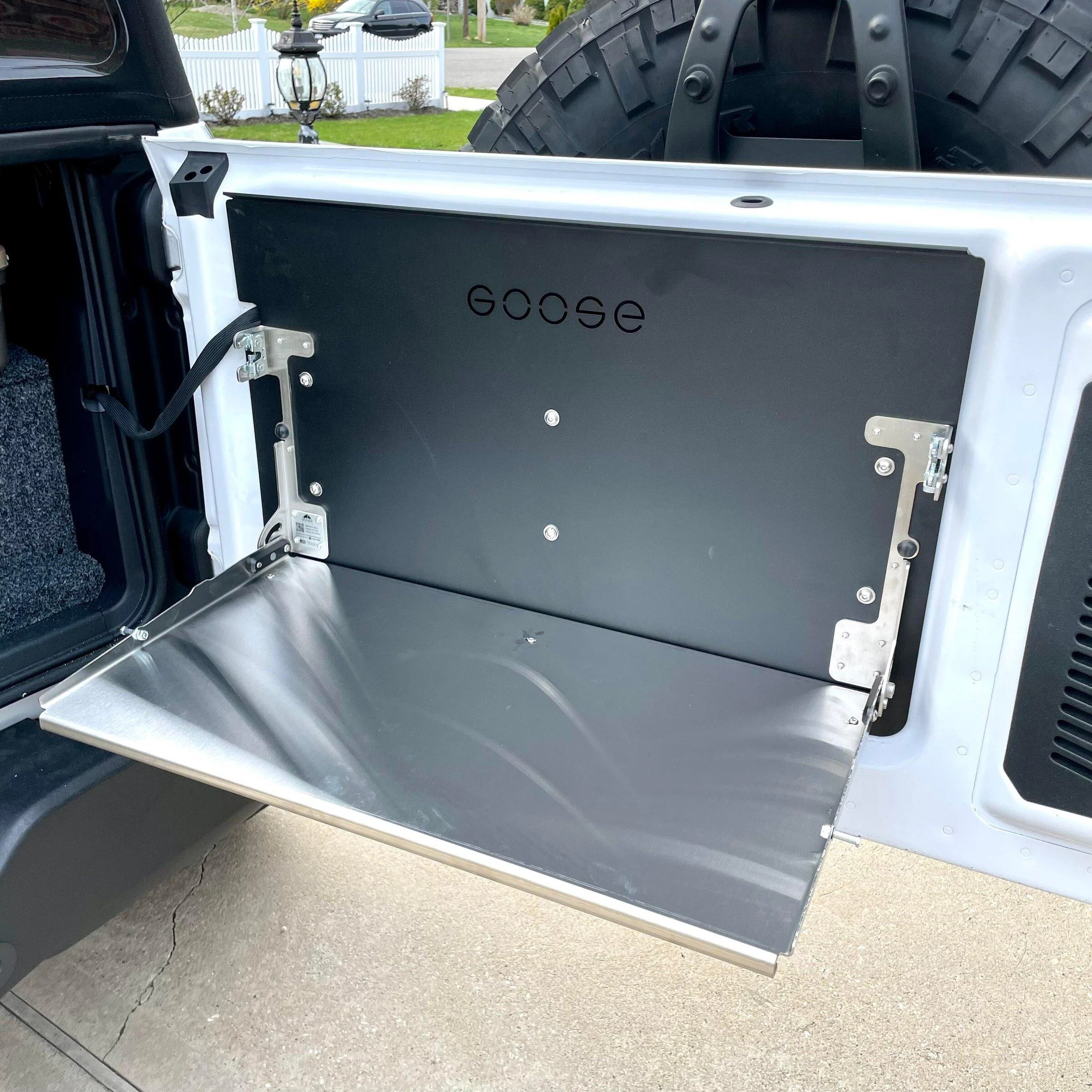 Ford Bronco Goose-Gear Table Installed Goose3