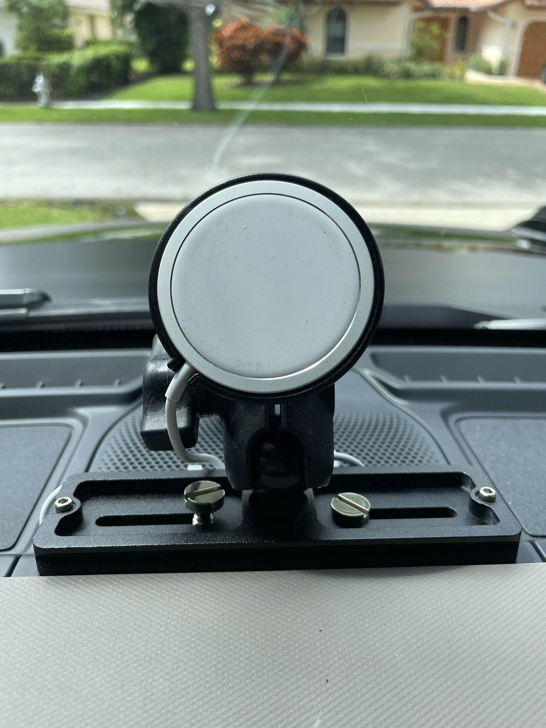 Ford Bronco MagSafe and Mount imag