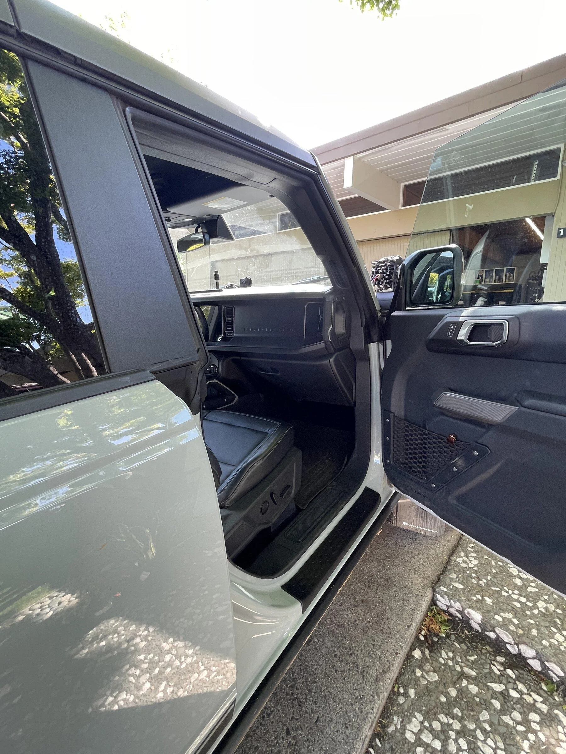 Ford Bronco OEM-like door sill guards from Bestaoo 903AB673-7AC2-43E5-BCC2-4C87190A34A6