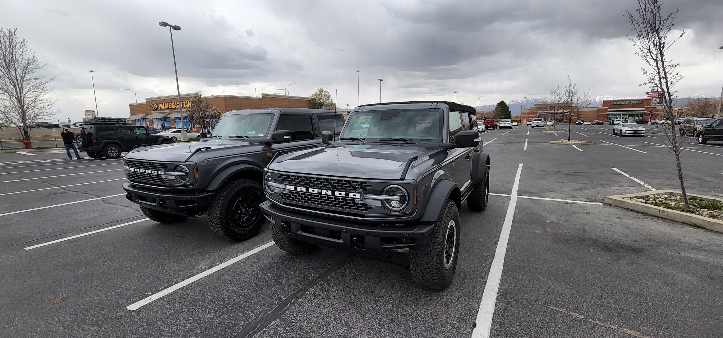 Ford Bronco CARBONIZED GRAY Bronco Club 20220416_143802