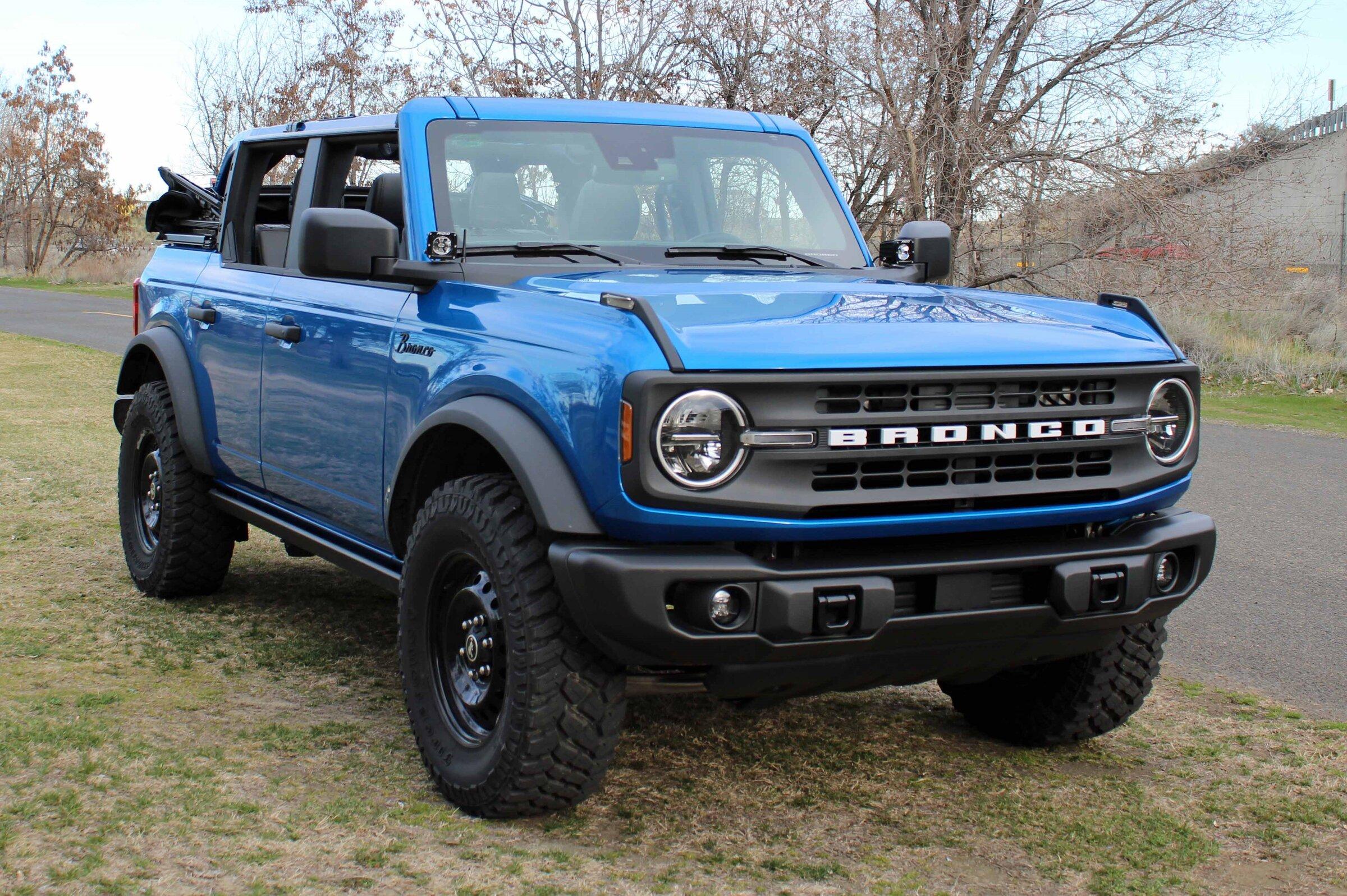 Ford Bronco VELOCITY BLUE Bronco Club top down 3