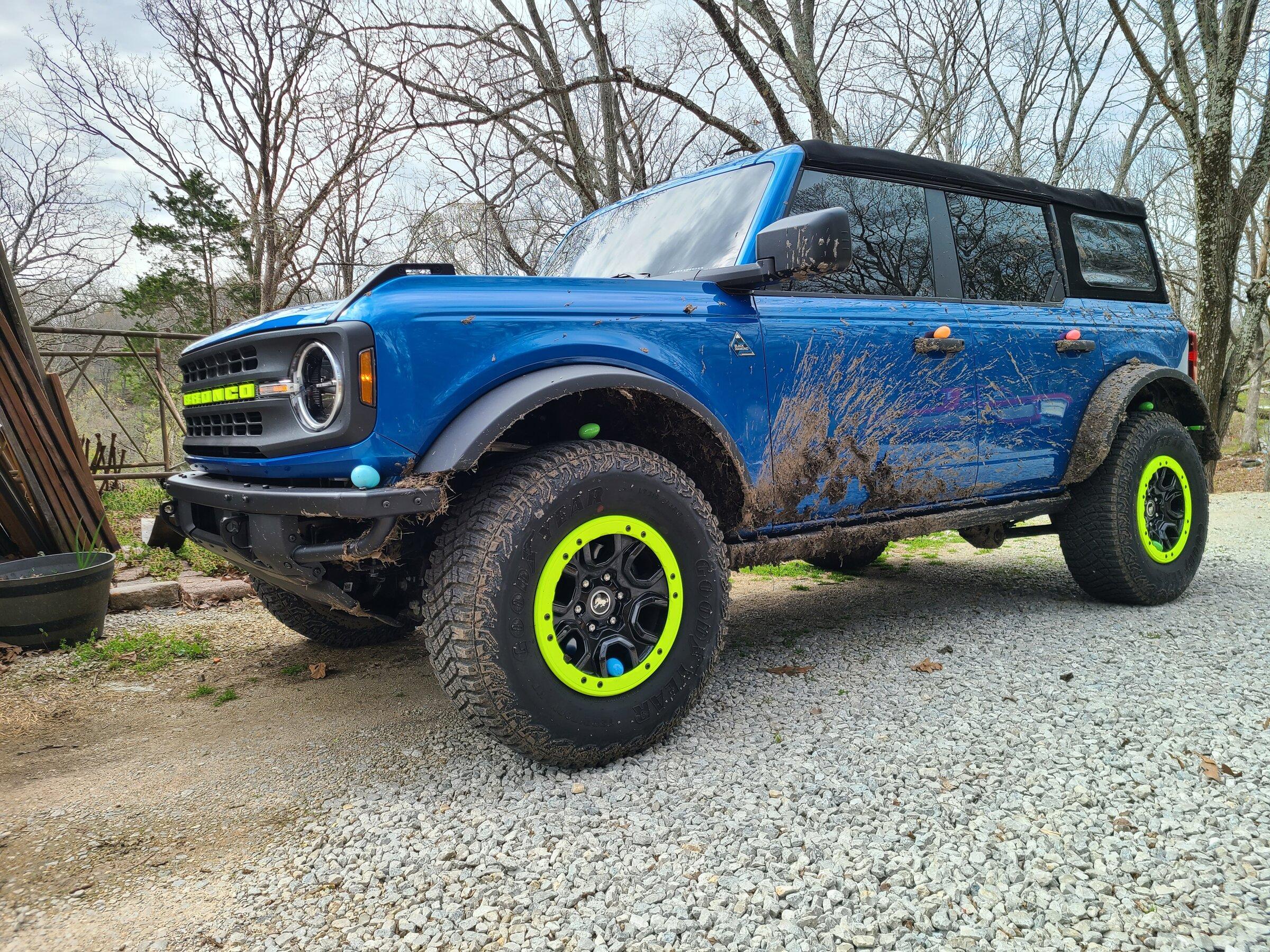 Ford Bronco Insert "WhY dOsEnT FeRd PuT muD FlAppS oN" 20220417_103731