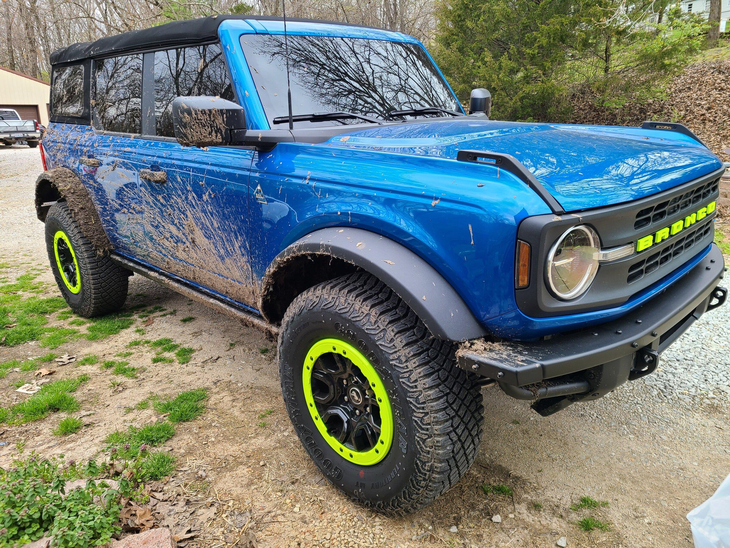 Ford Bronco Insert "WhY dOsEnT FeRd PuT muD FlAppS oN" 20220417_112307