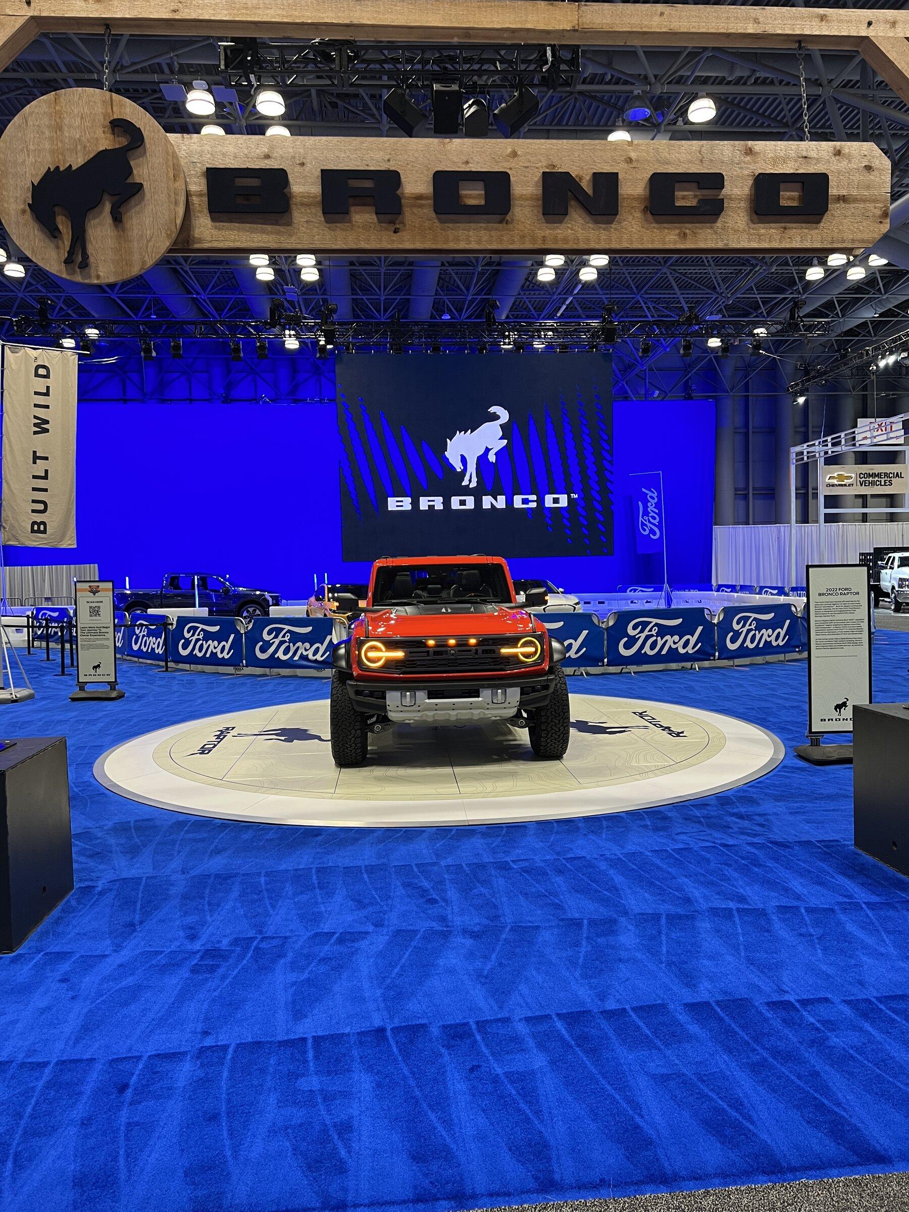 Ford Bronco 2022 Bronco Raptor (Code Orange) @ 2022 NY Auto Show 4EA1D029-E10D-4BFF-B5D4-BA128EBC19FF