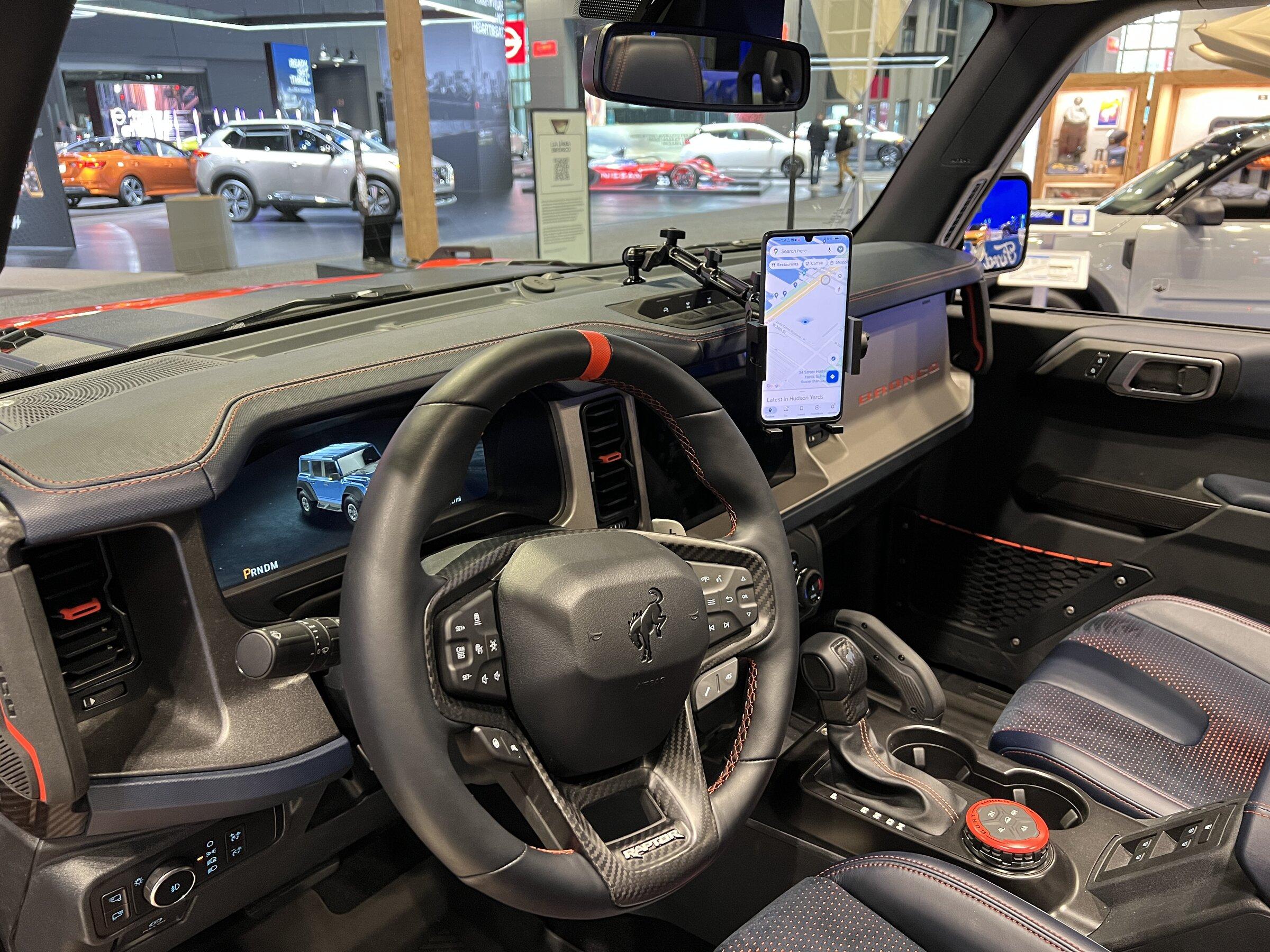 Ford Bronco 2022 Bronco Raptor (Code Orange) @ 2022 NY Auto Show 2D356BC4-D1D1-4311-9838-8088BAC65CD6