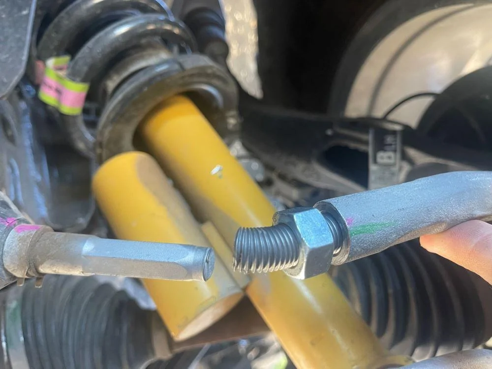 Ford Bronco Broken tie rod. 4