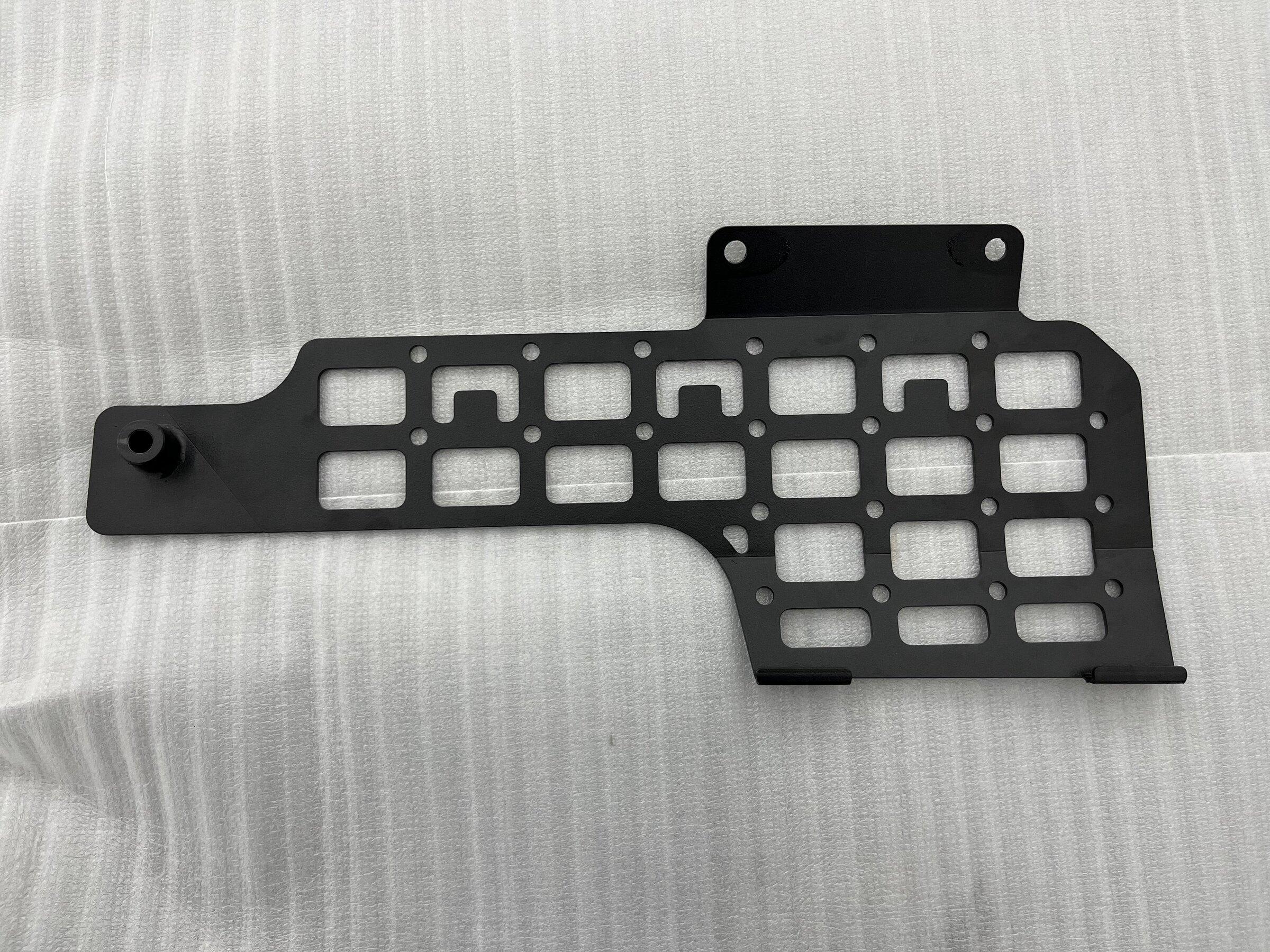 Ford Bronco Center Console Panel Molle 2022_04_20_20_18_IMG_2226.JPG