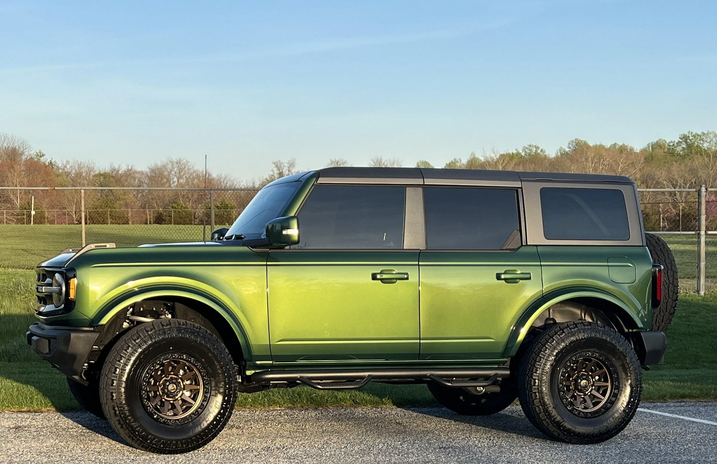 Ford Bronco ERUPTION GREEN Bronco Club DB497273-62E5-4928-8E19-DAD5E4CFD1AC