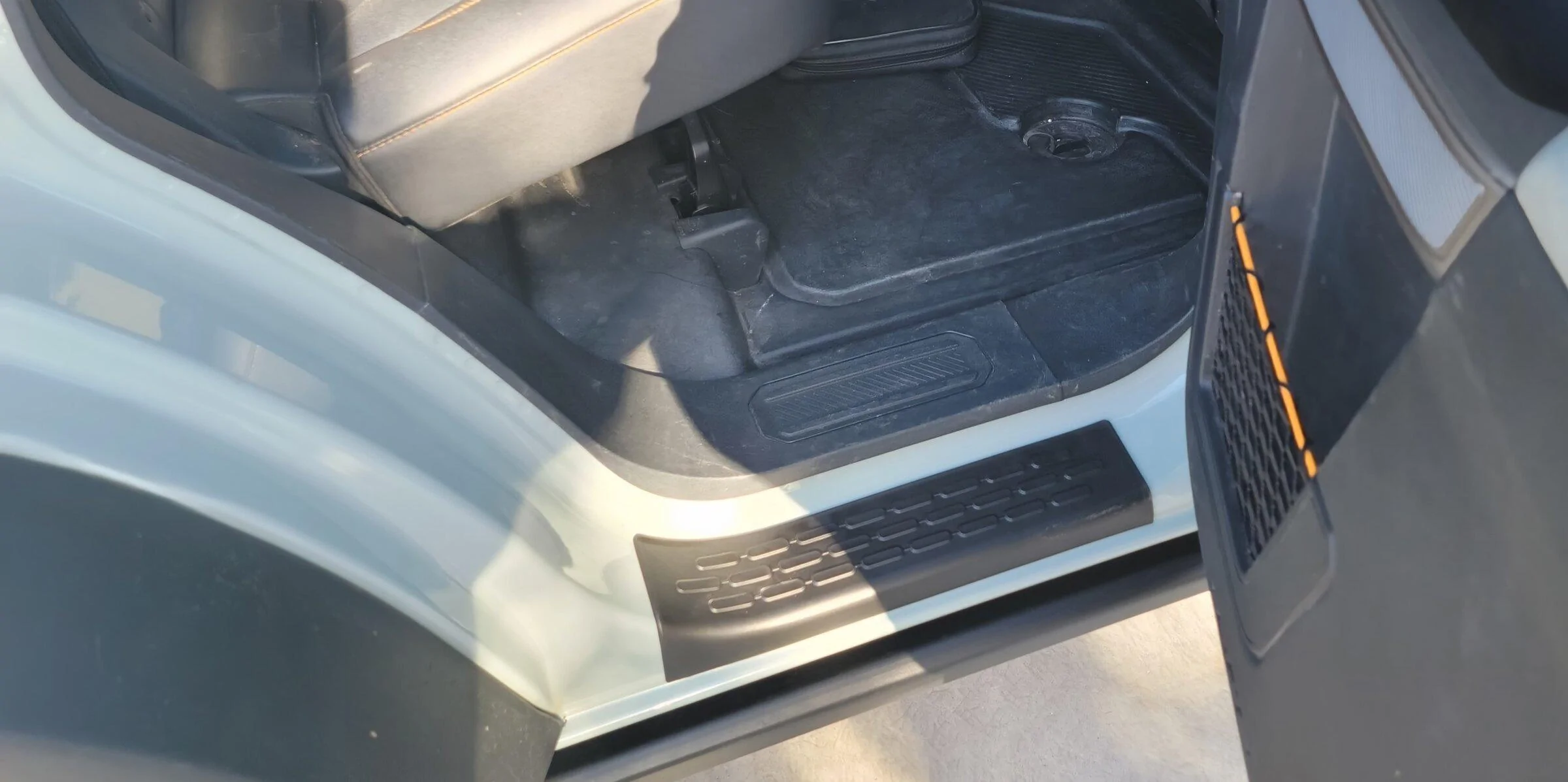 Ford Bronco OEM-like door sill guards from Bestaoo 20220420_165105
