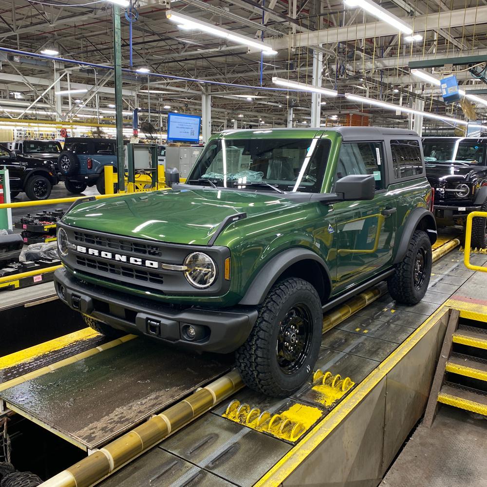 Ford Bronco 🛠 1/17/2022 Build week group BE36F425-4127-4796-AD54-CE0604A2F87E