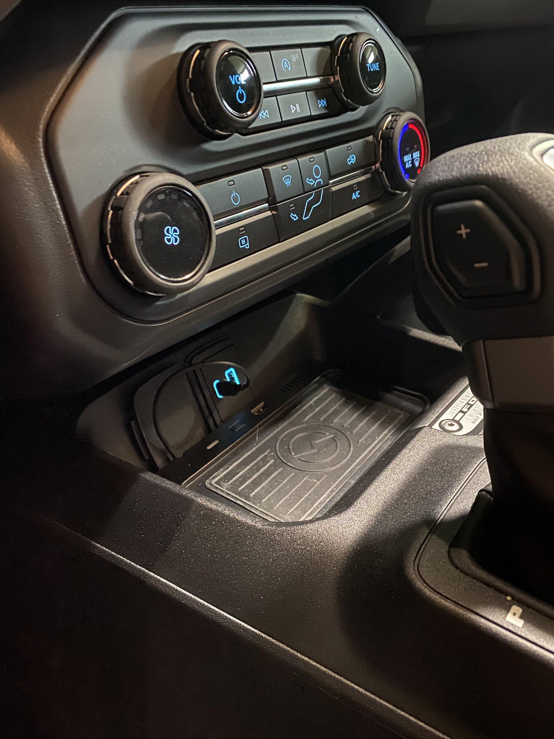 Ford Bronco Wireless Charging Pad (Amazon) installed 1EE74267-D35E-46AE-9542-F653C8005428