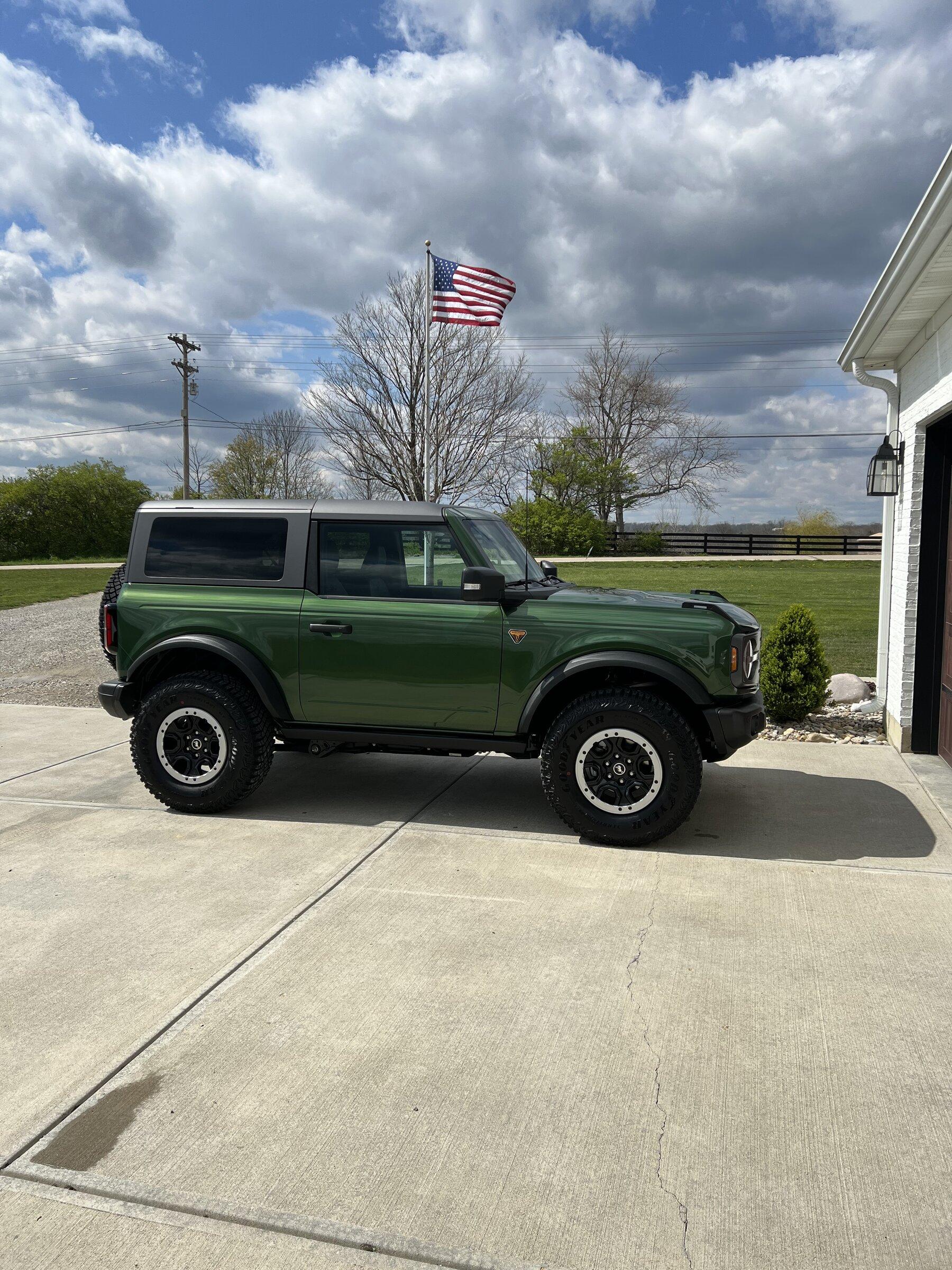 Ford Bronco ERUPTION GREEN Bronco Club 1357873E-1107-404D-95AE-442F58169365