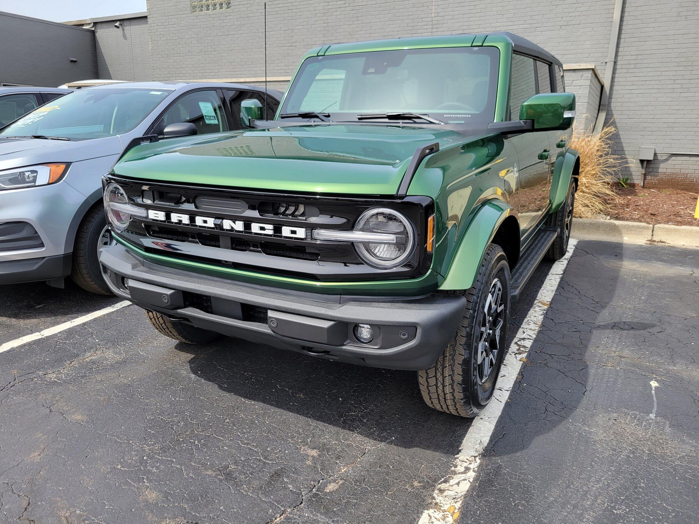 Ford Bronco ERUPTION GREEN Bronco Club 20220420_145107
